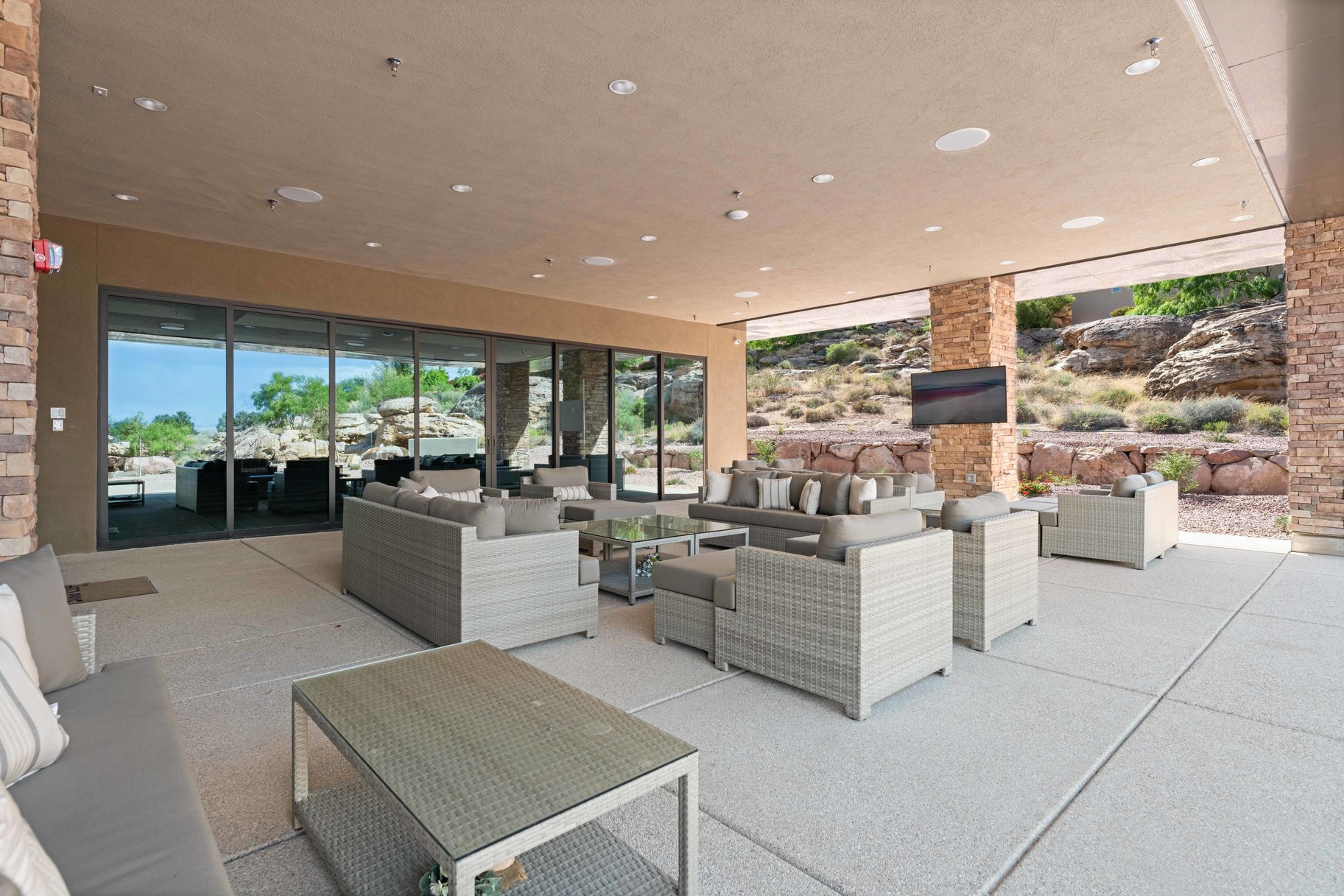 2031 E Cliff Point Drive