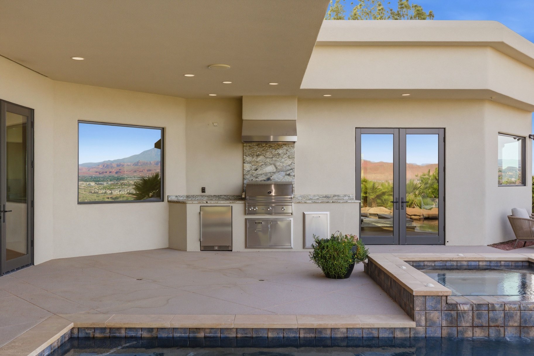 2031 E Cliff Point Drive
