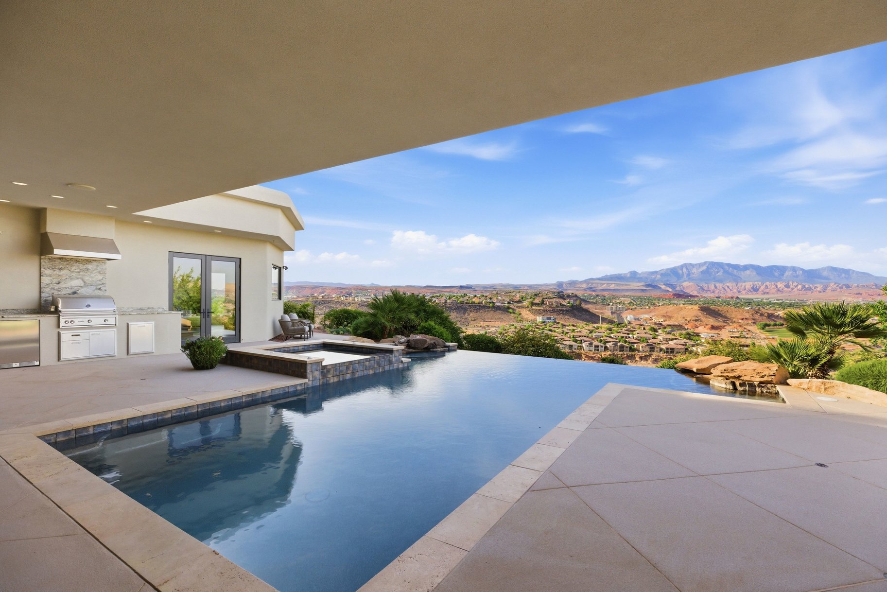 2031 E Cliff Point Drive