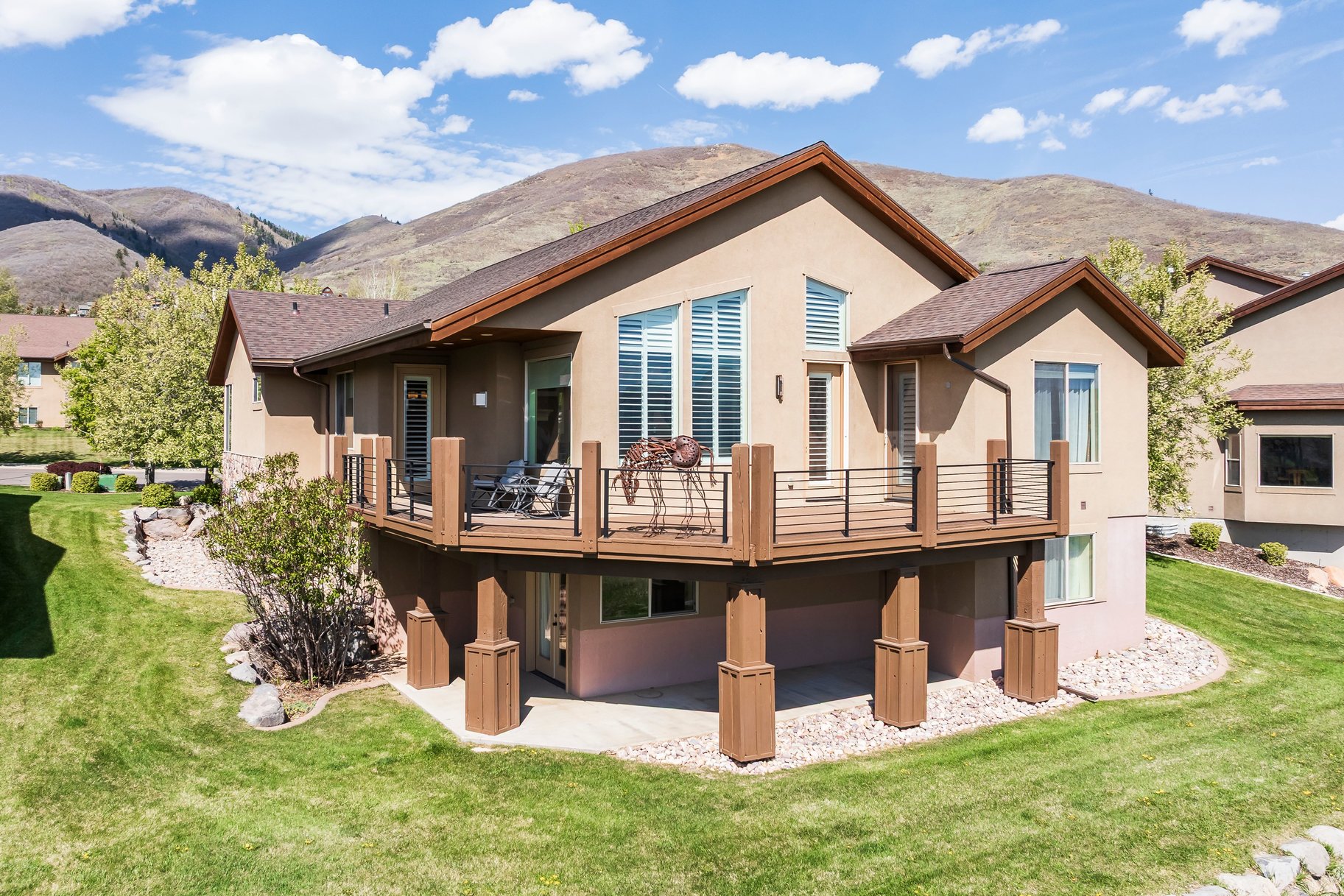494 N Olympic Way