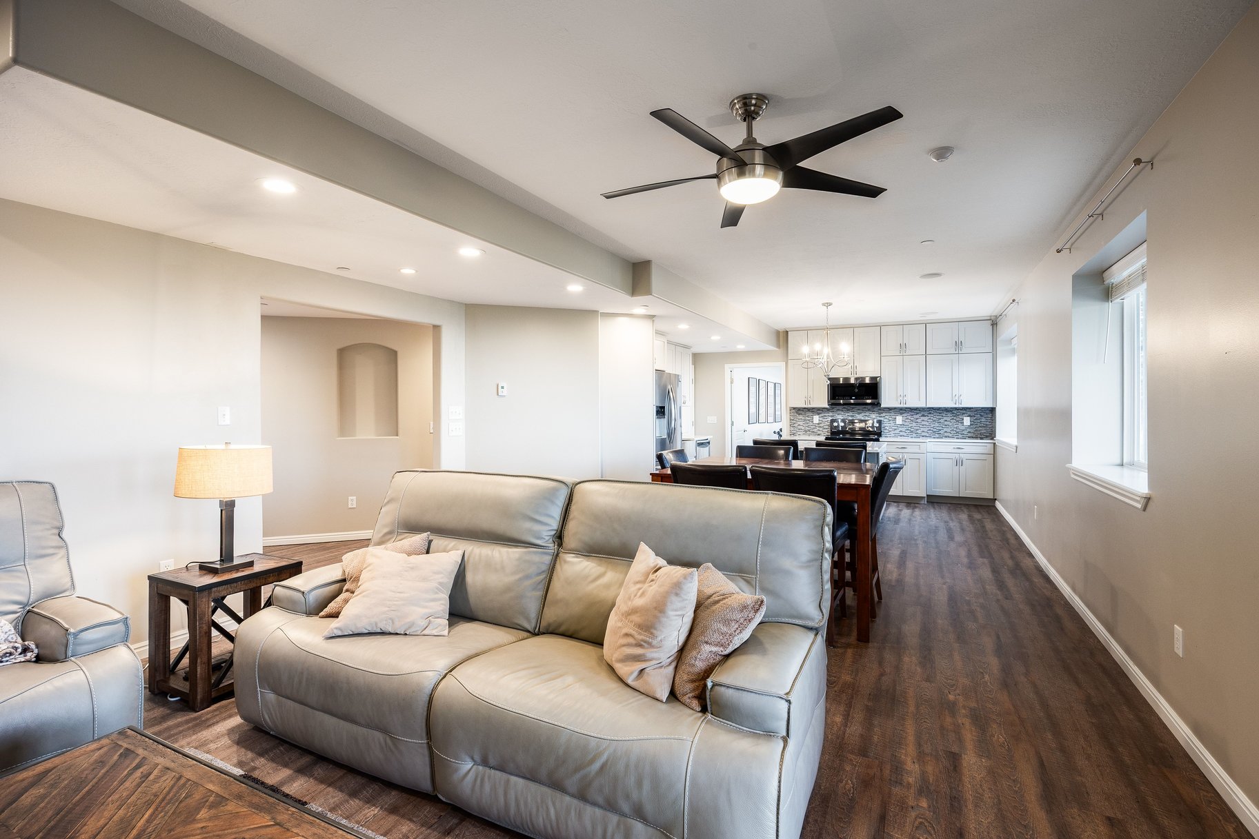 15211 S Lone Oak Court