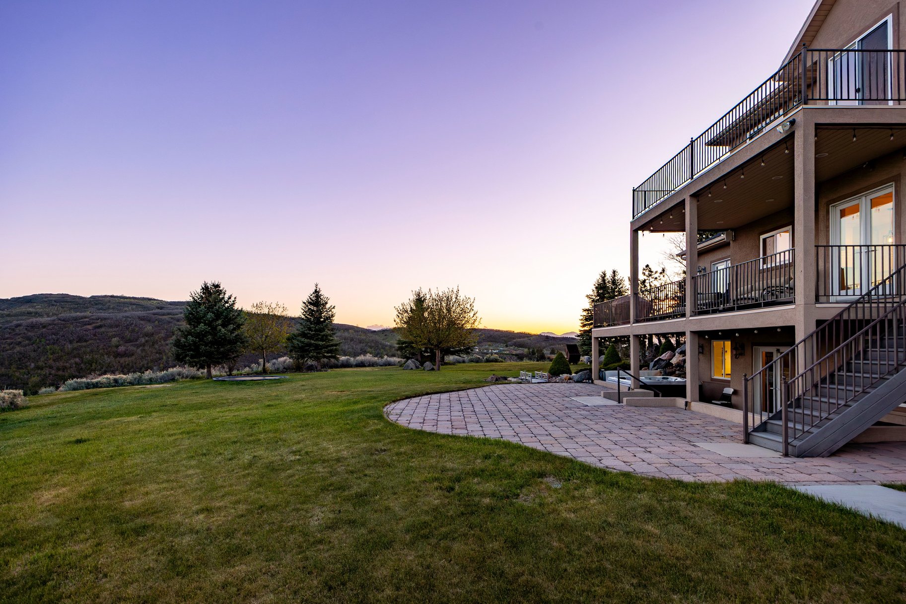 15211 S Lone Oak Court