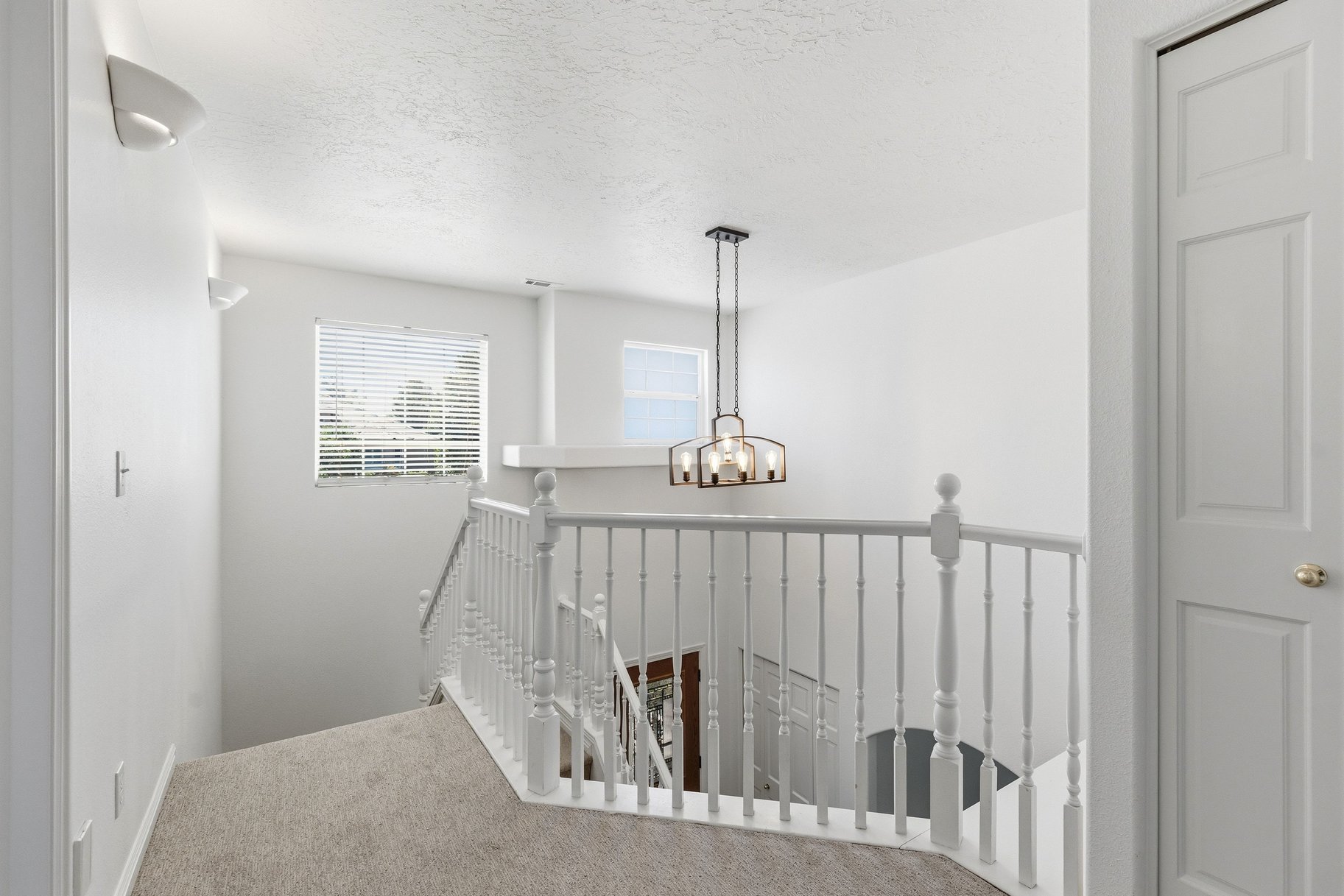 2586 West 400 North