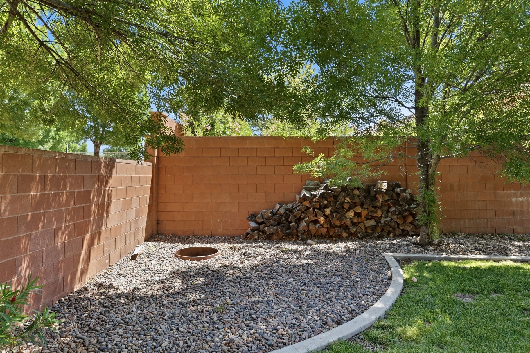2586 West 400 North