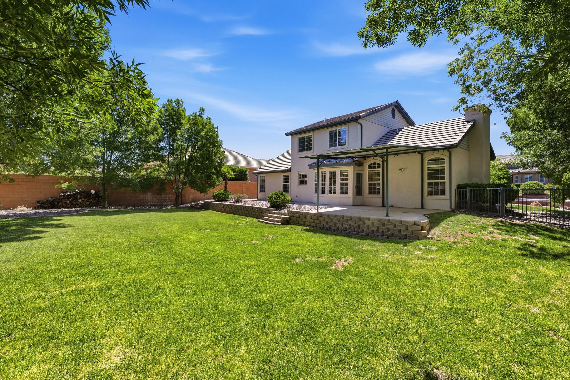 2586 West 400 North