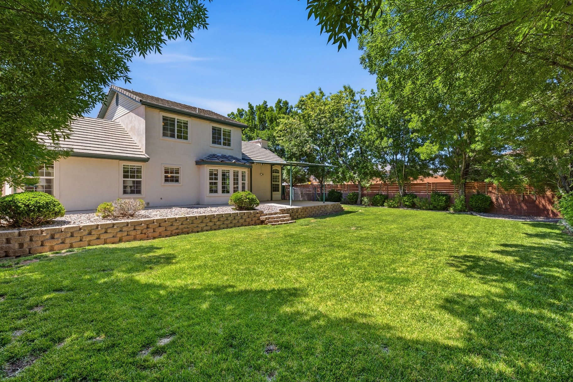 2586 West 400 North