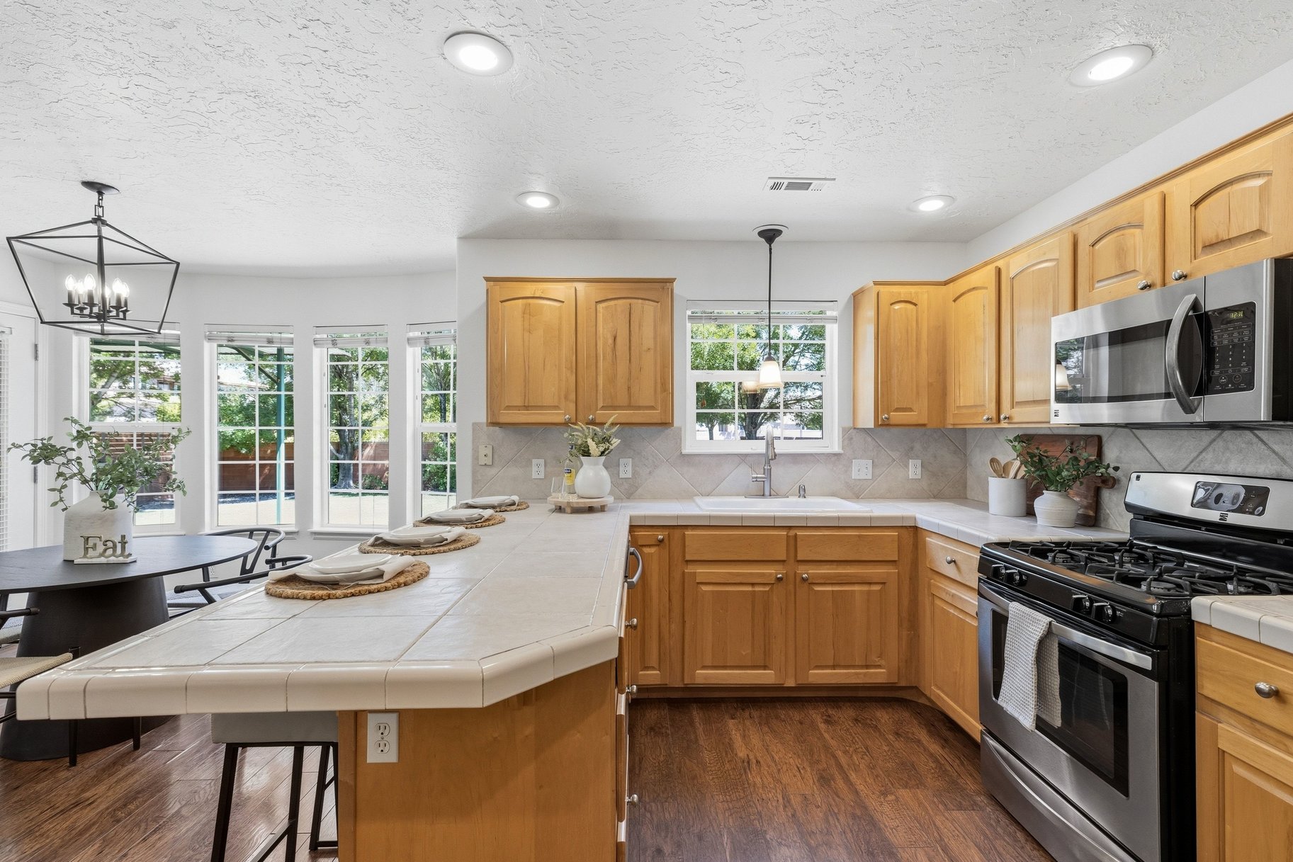 2586 West 400 North