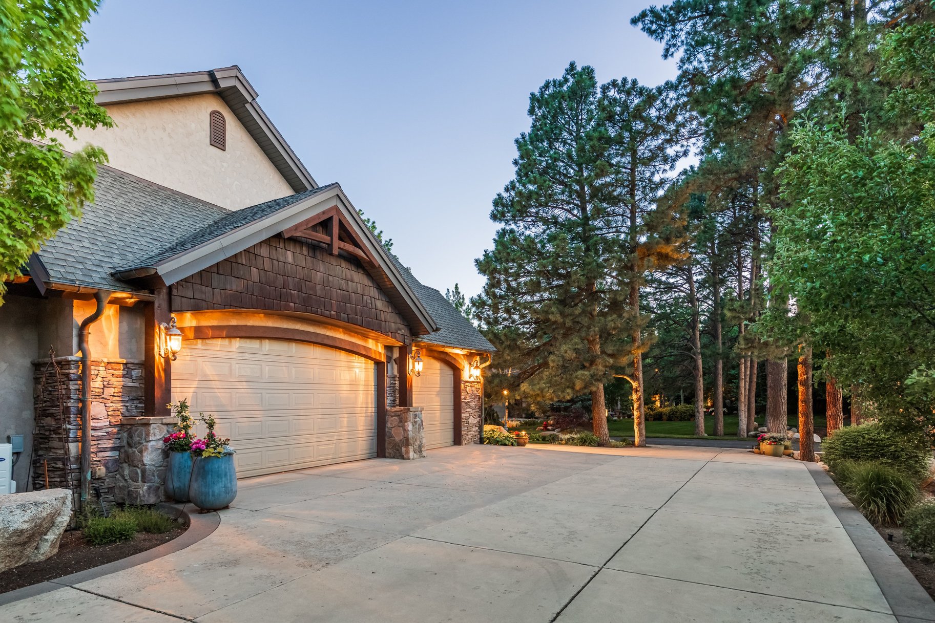 9621 S Glacier Park Lane