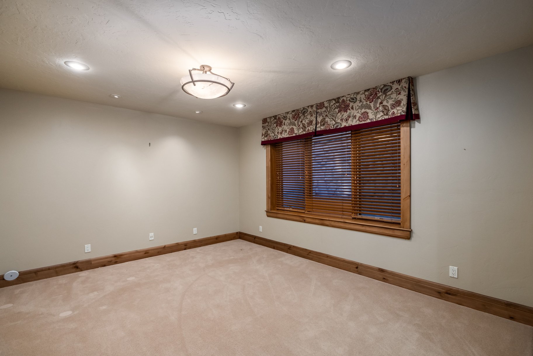 9621 S Glacier Park Lane