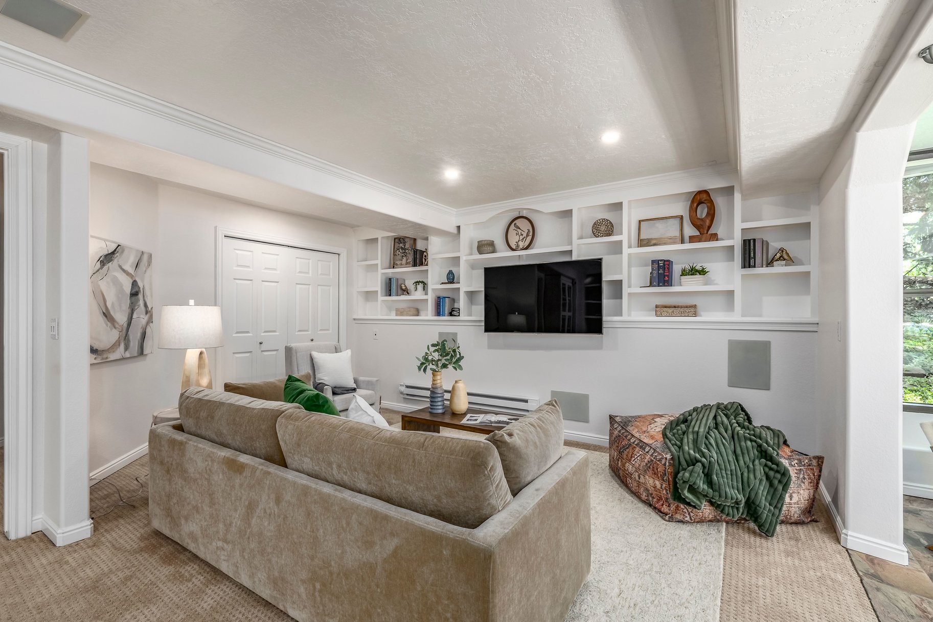 3452 W Saddleback Road 