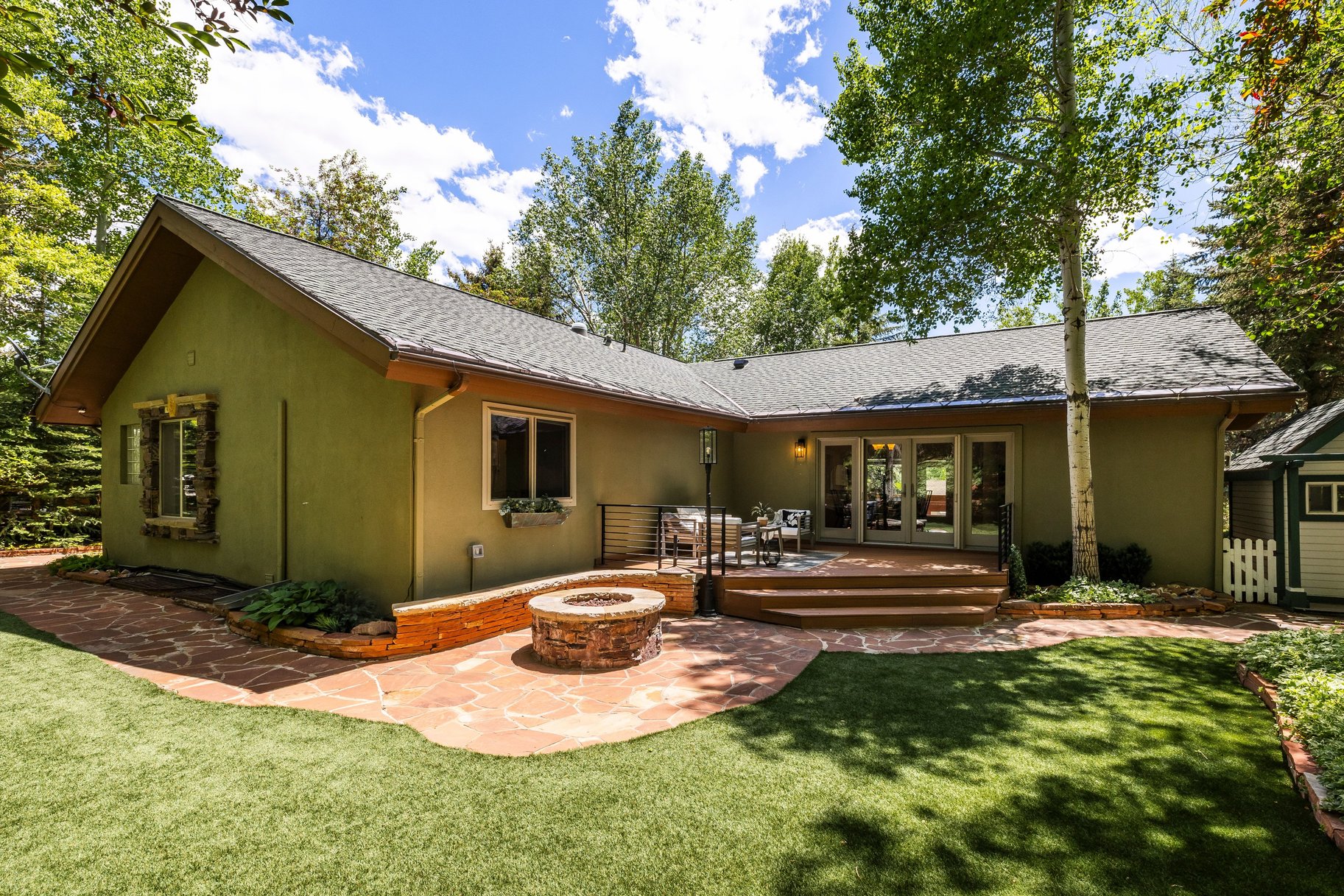 3452 W Saddleback Road 