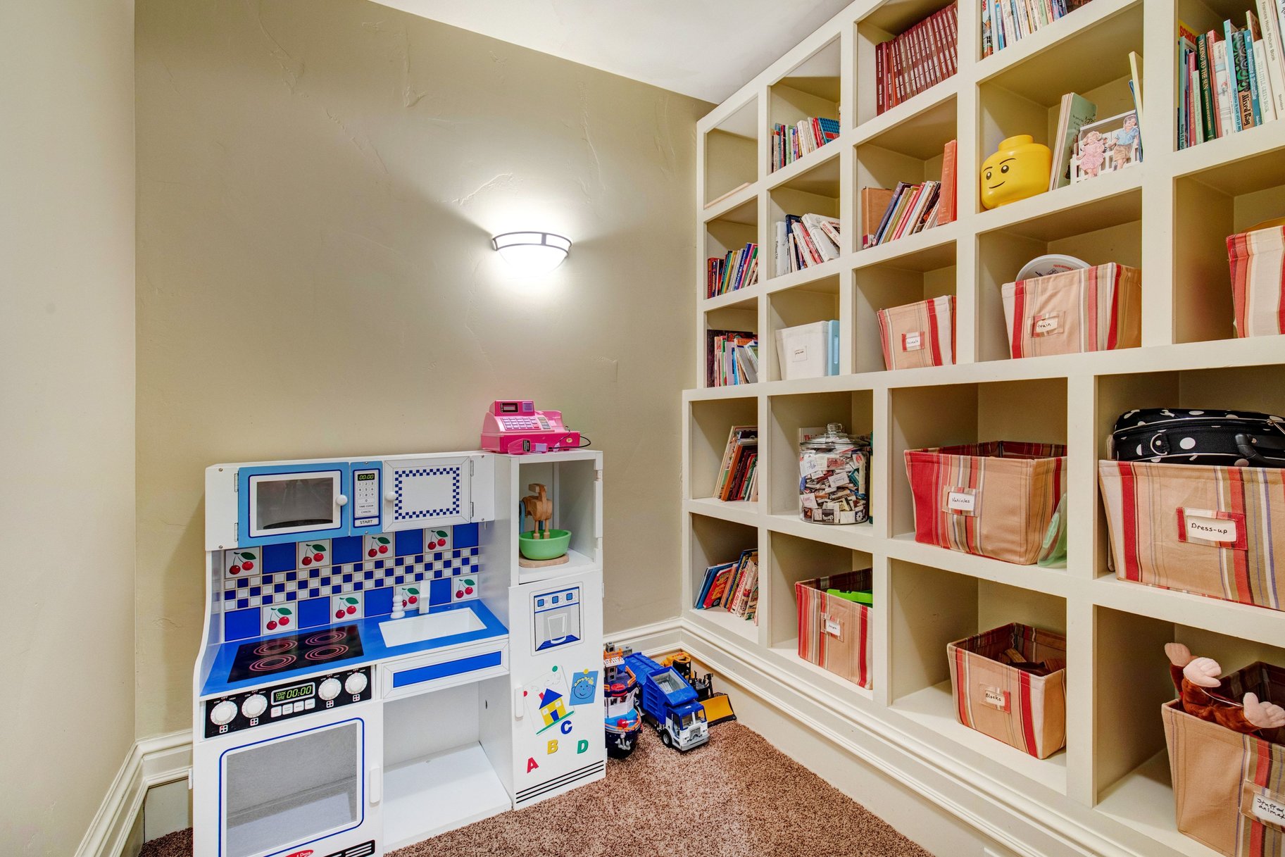 1479 E Trail Crest Court
