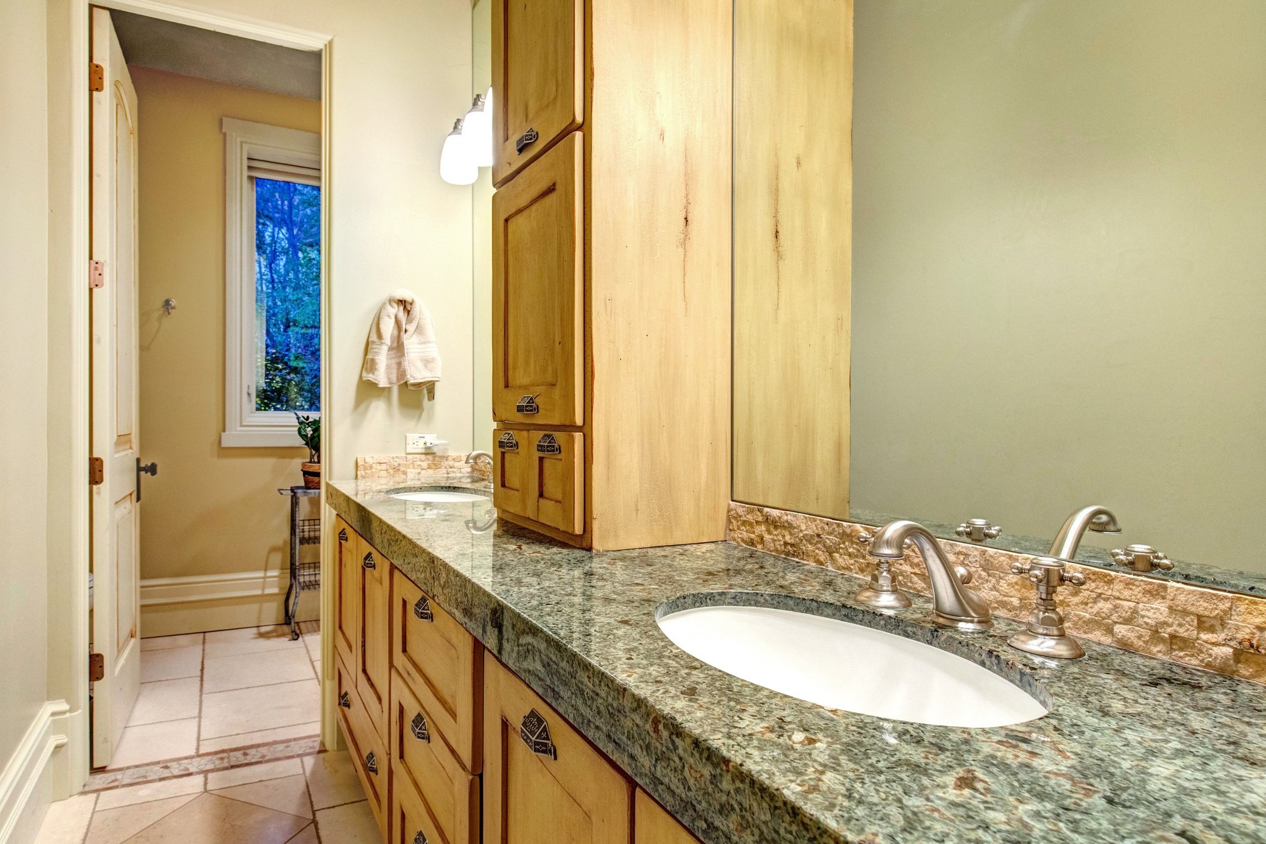 1479 E Trail Crest Court