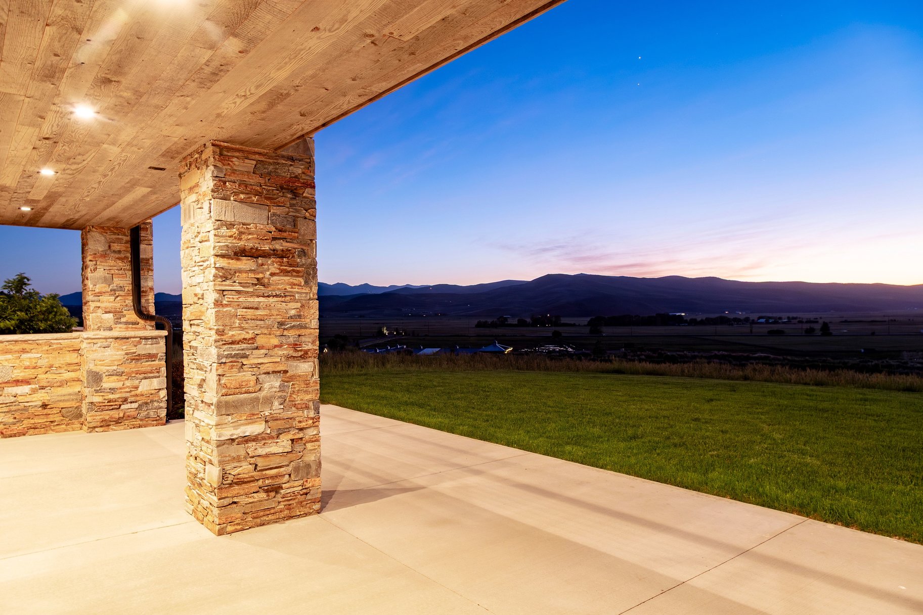 957 Wasatch View Drive