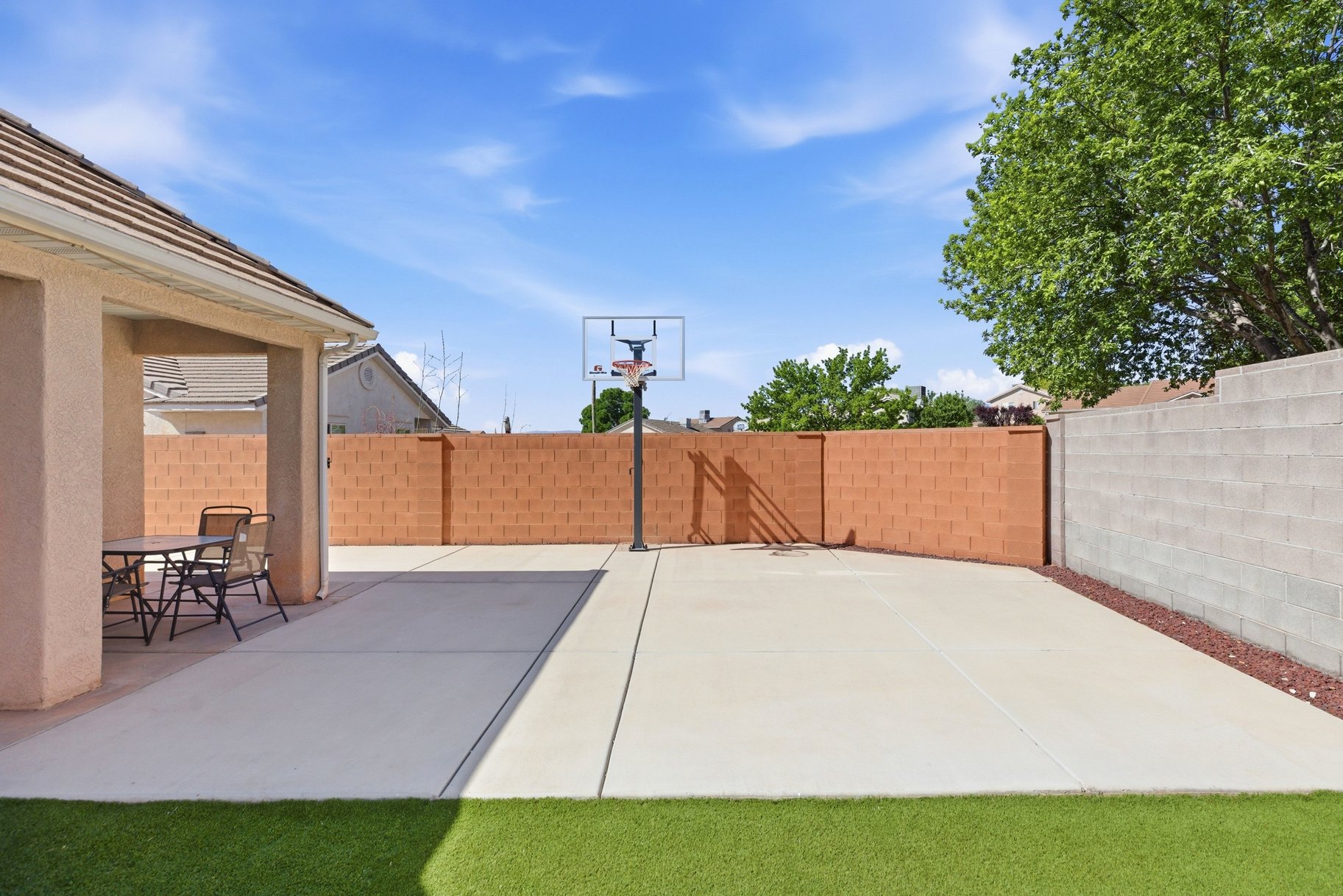 2883 E Overlook Drive
