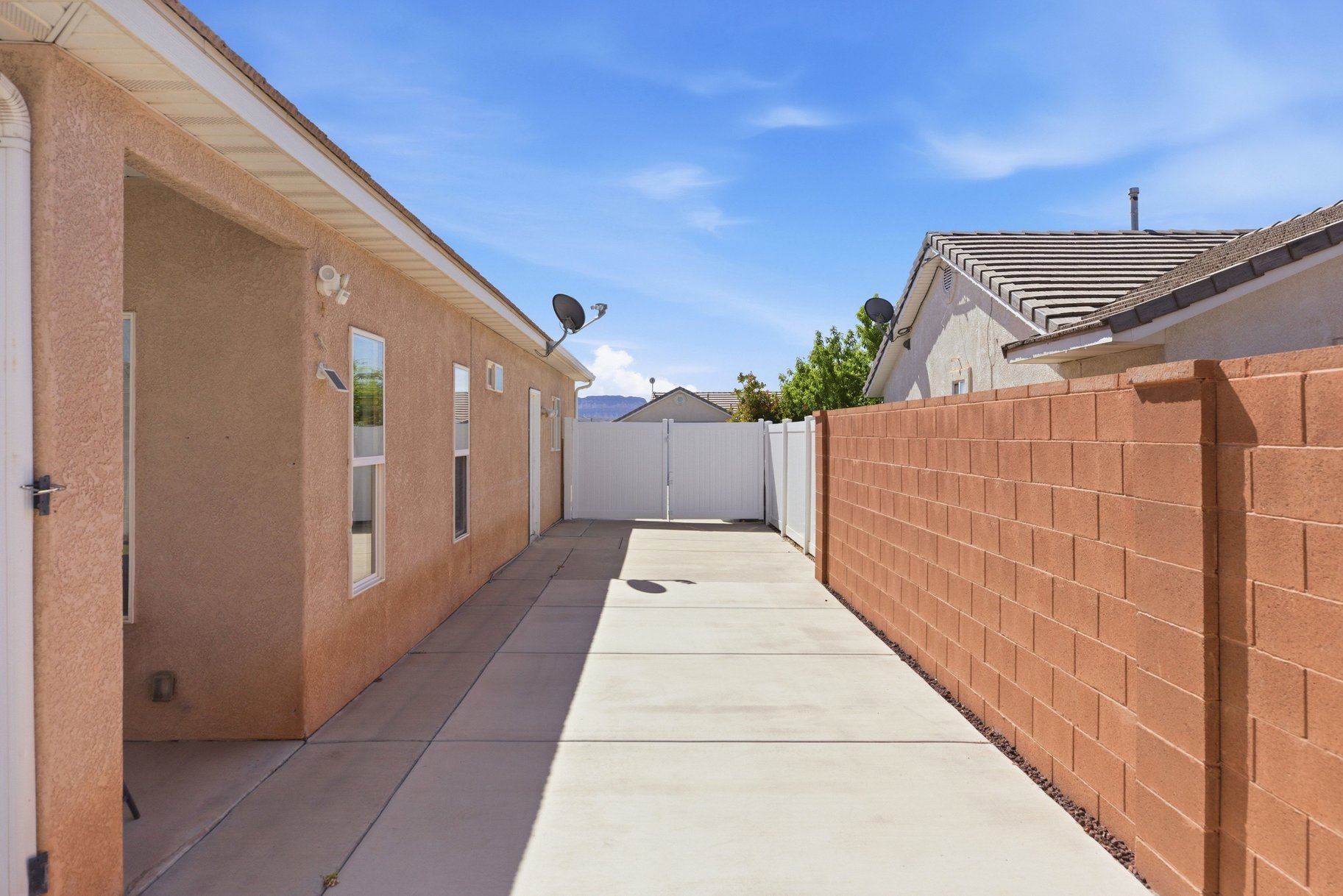 2883 E Overlook Drive