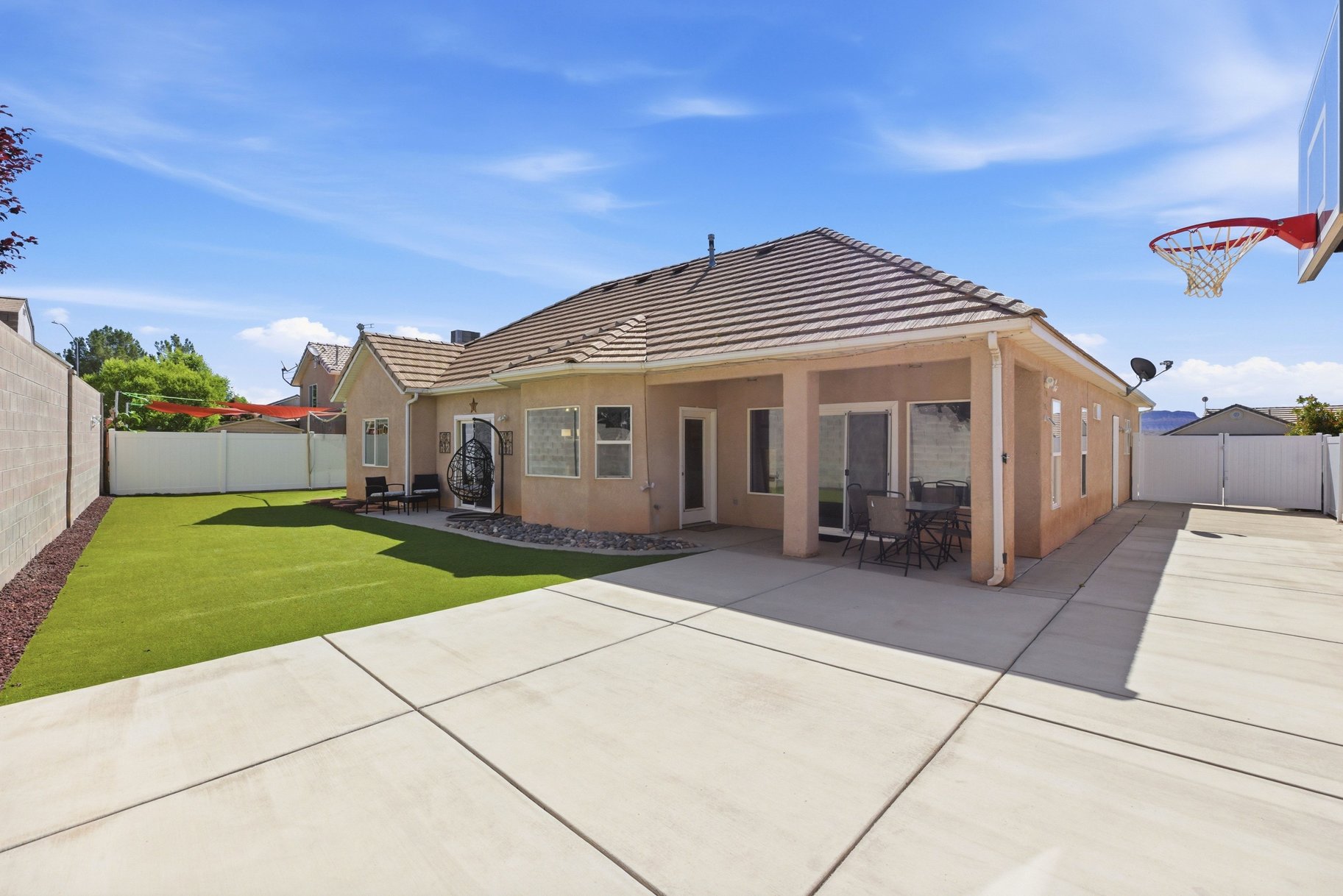 2883 E Overlook Drive