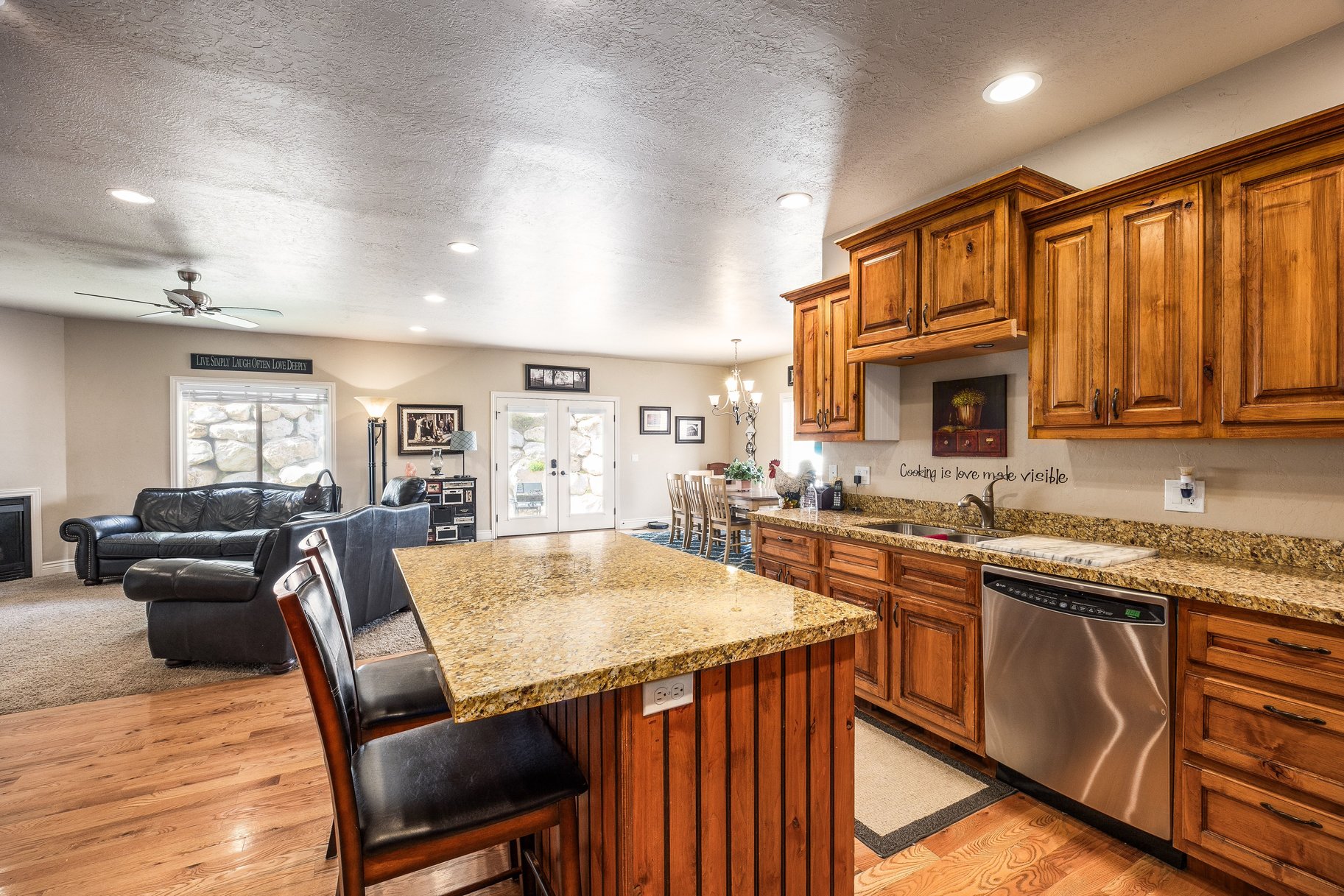 258 E Red Leaf Drive