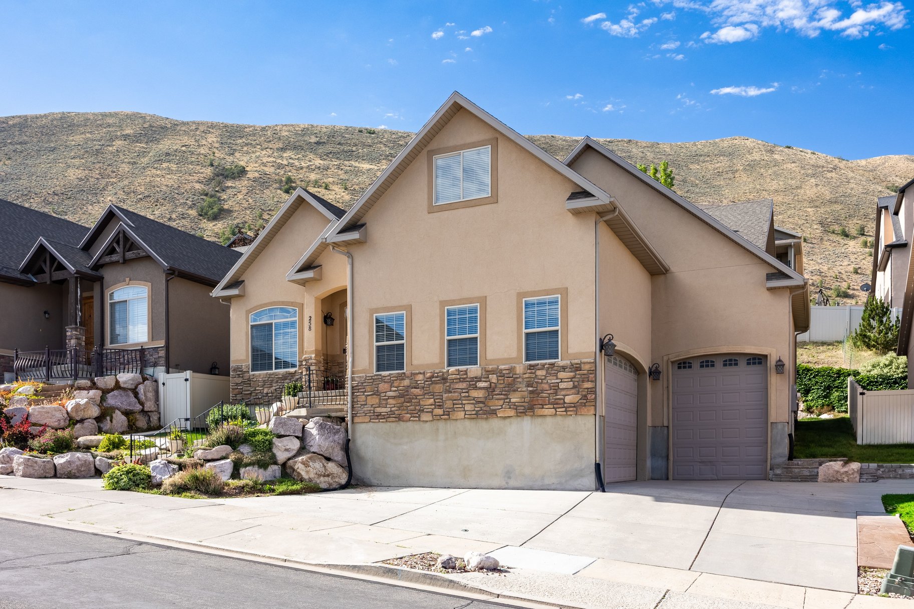 258 E Red Leaf Drive
