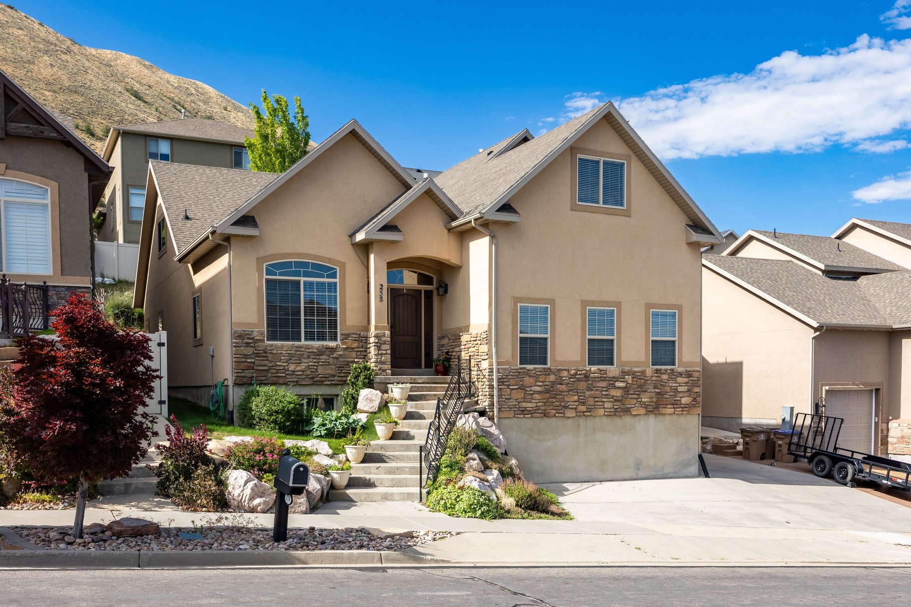 258 E Red Leaf Drive
