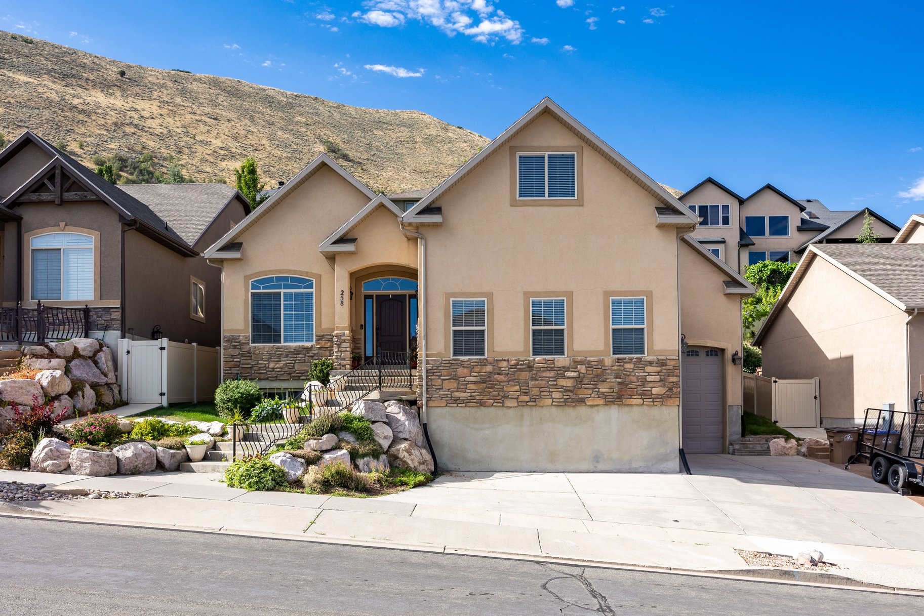 258 E Red Leaf Drive