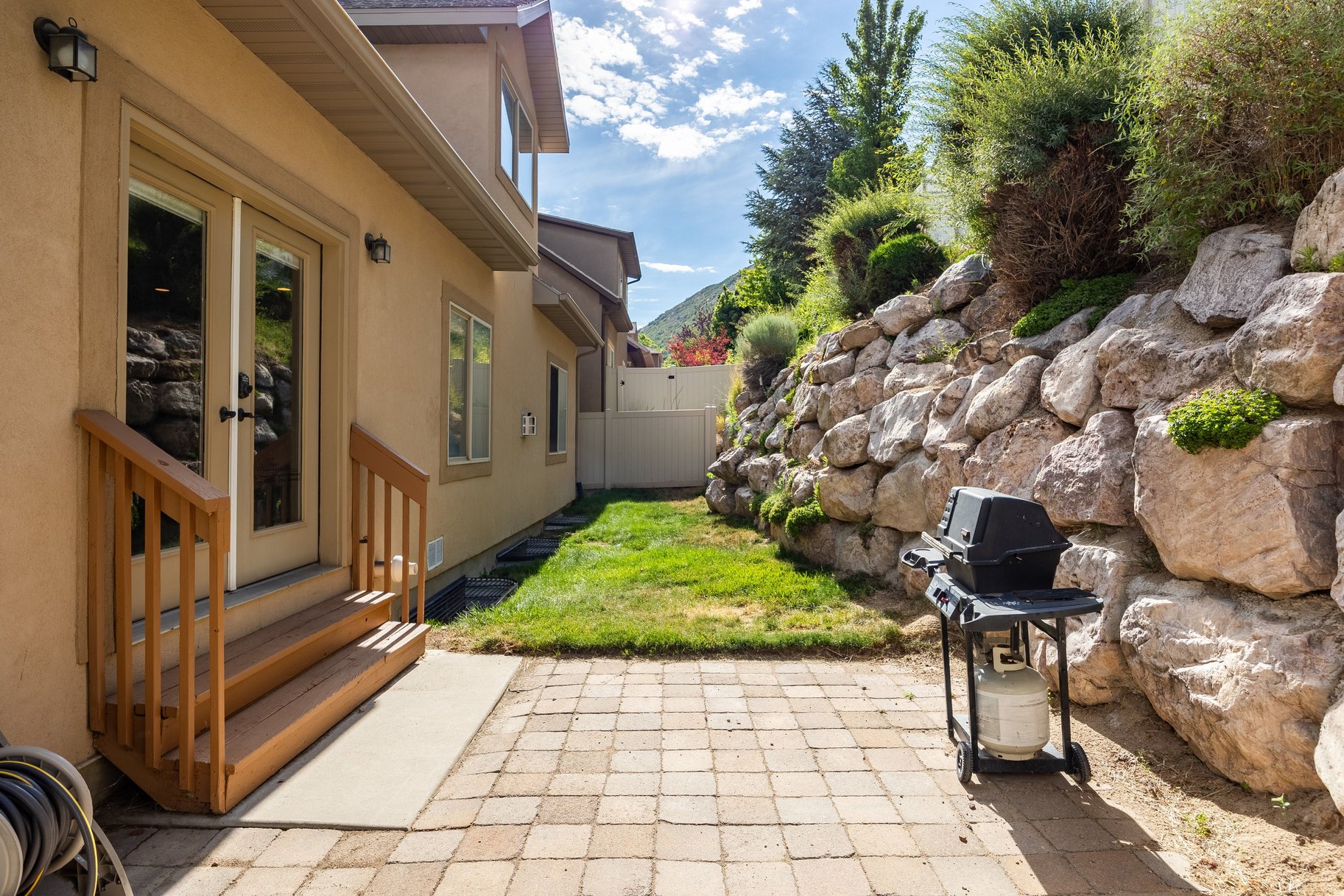 258 E Red Leaf Drive