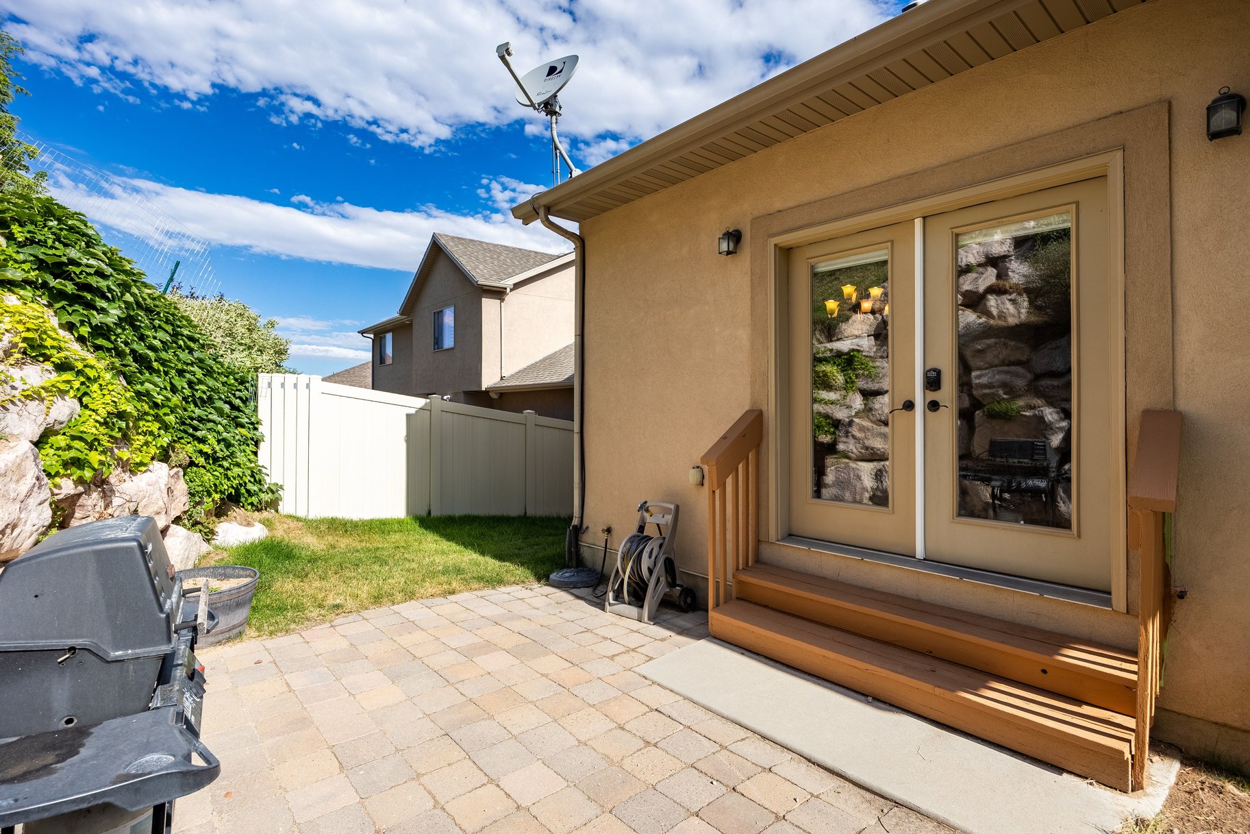 258 E Red Leaf Drive