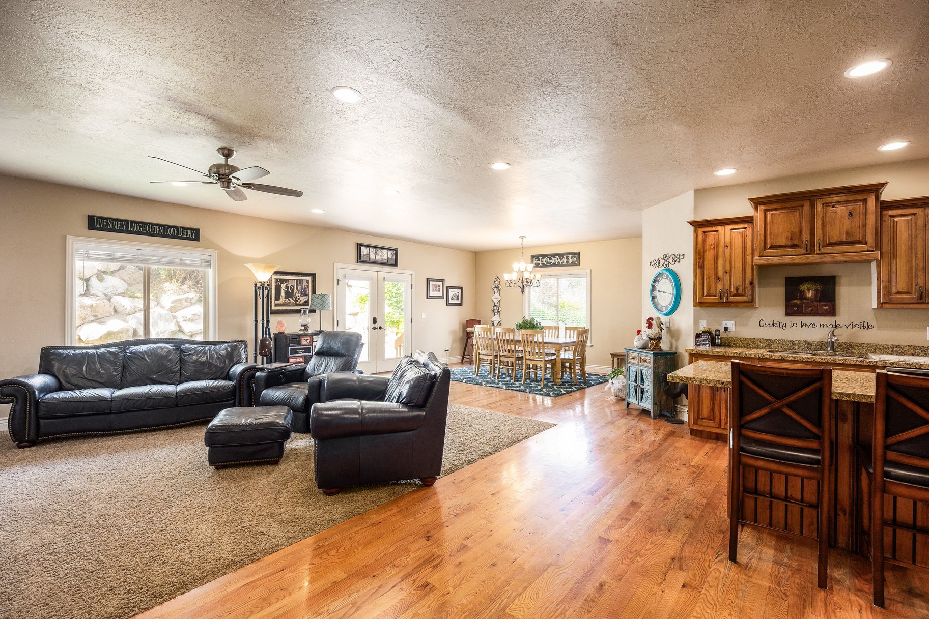 258 E Red Leaf Drive