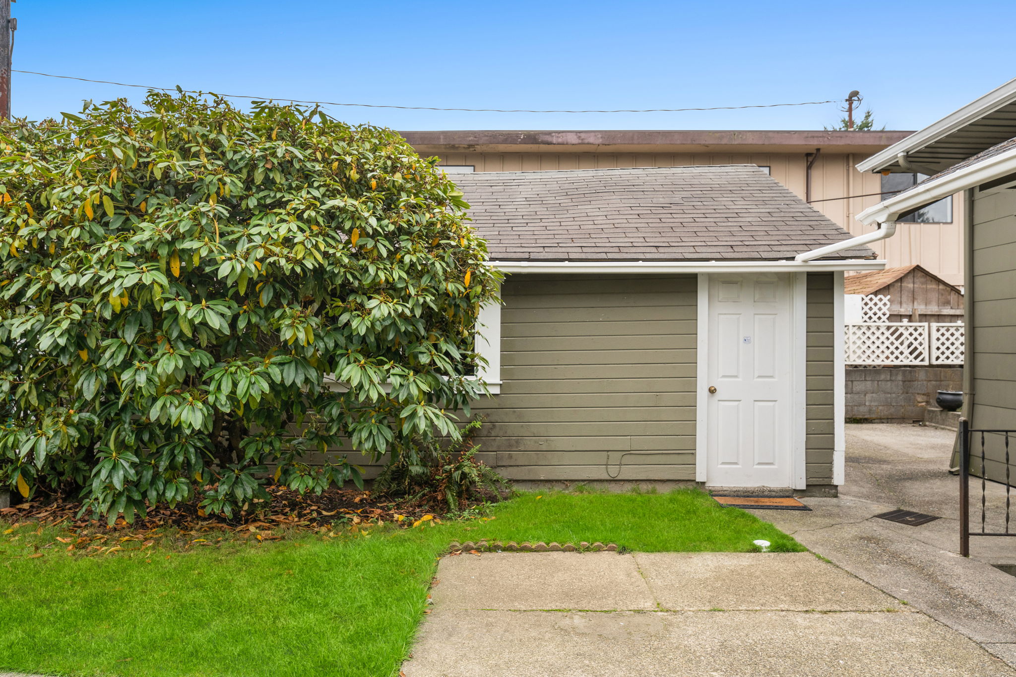 3425 Grand Ave 
