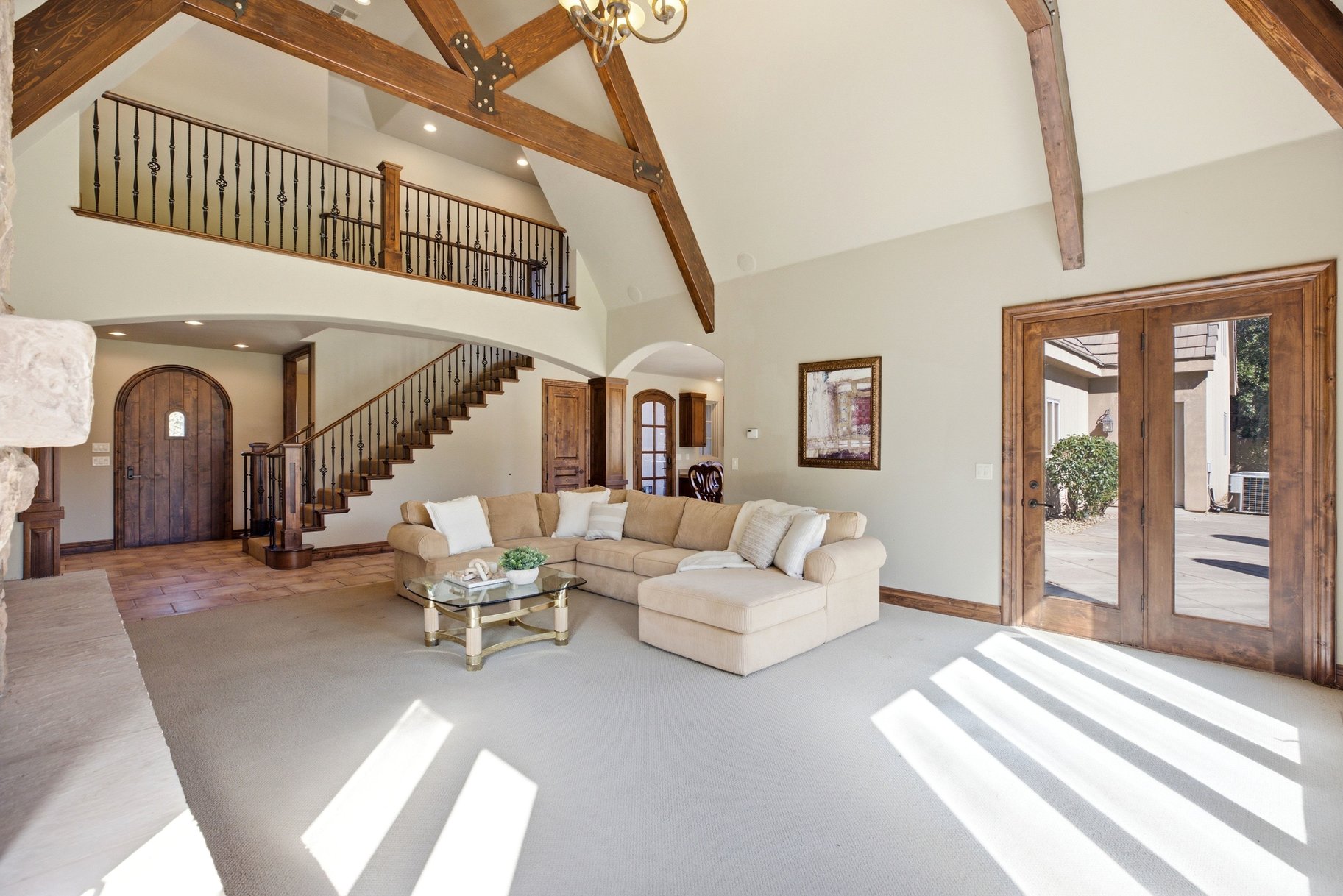 1548 W Woodsview Lane