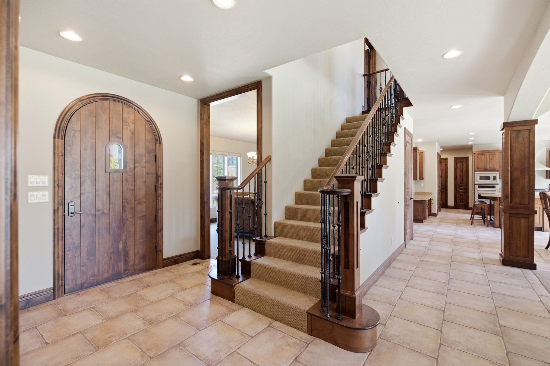 1548 W Woodsview Lane