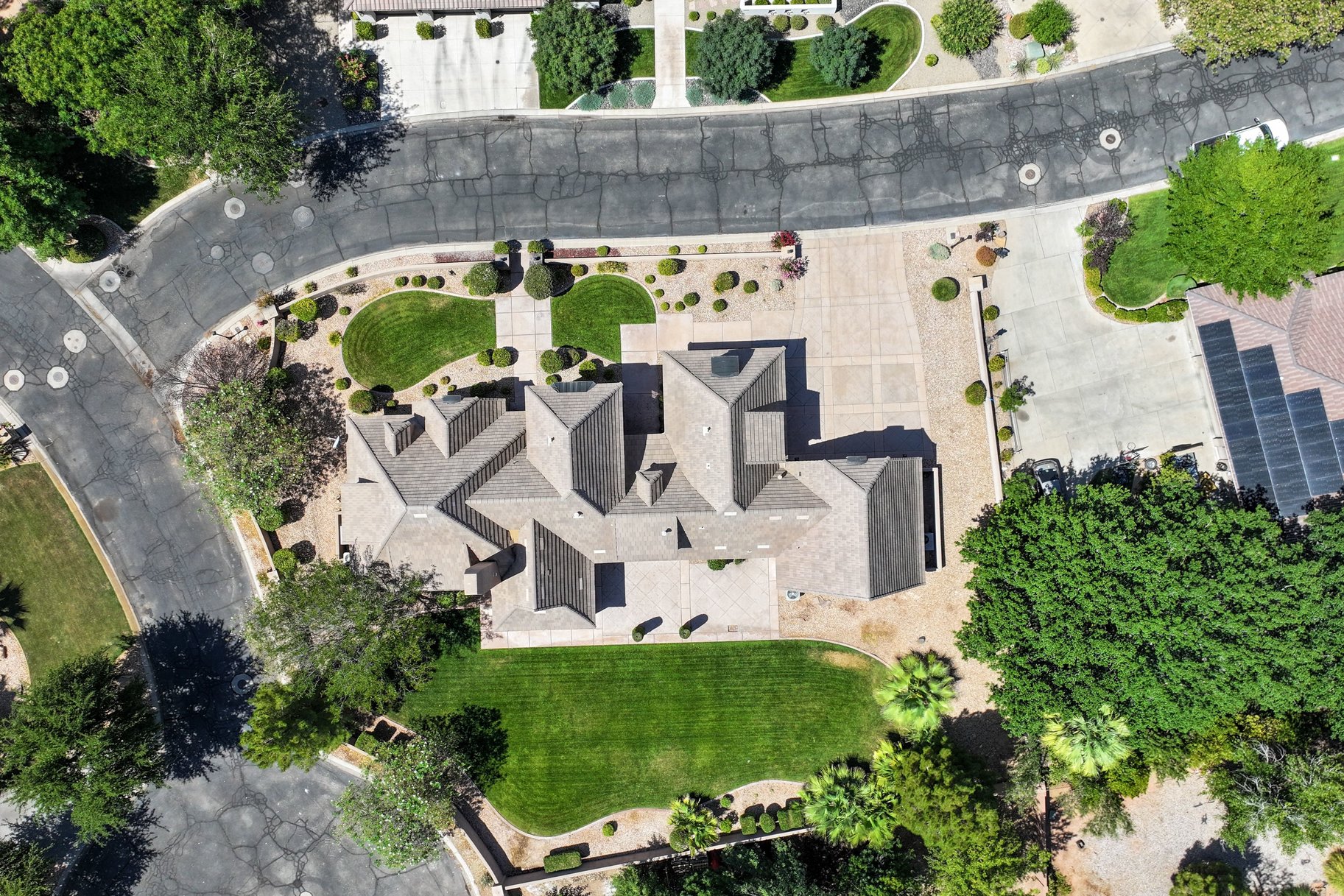 1548 W Woodsview Lane