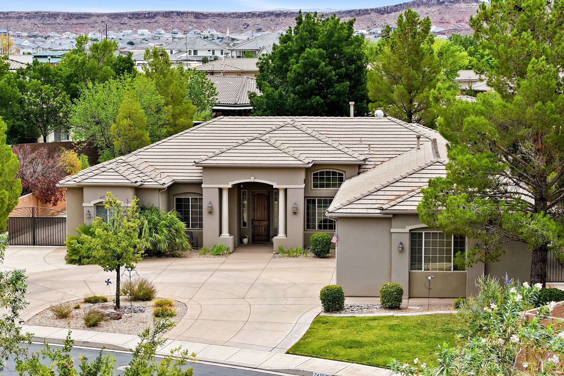 2476 E Meadow Mist Way