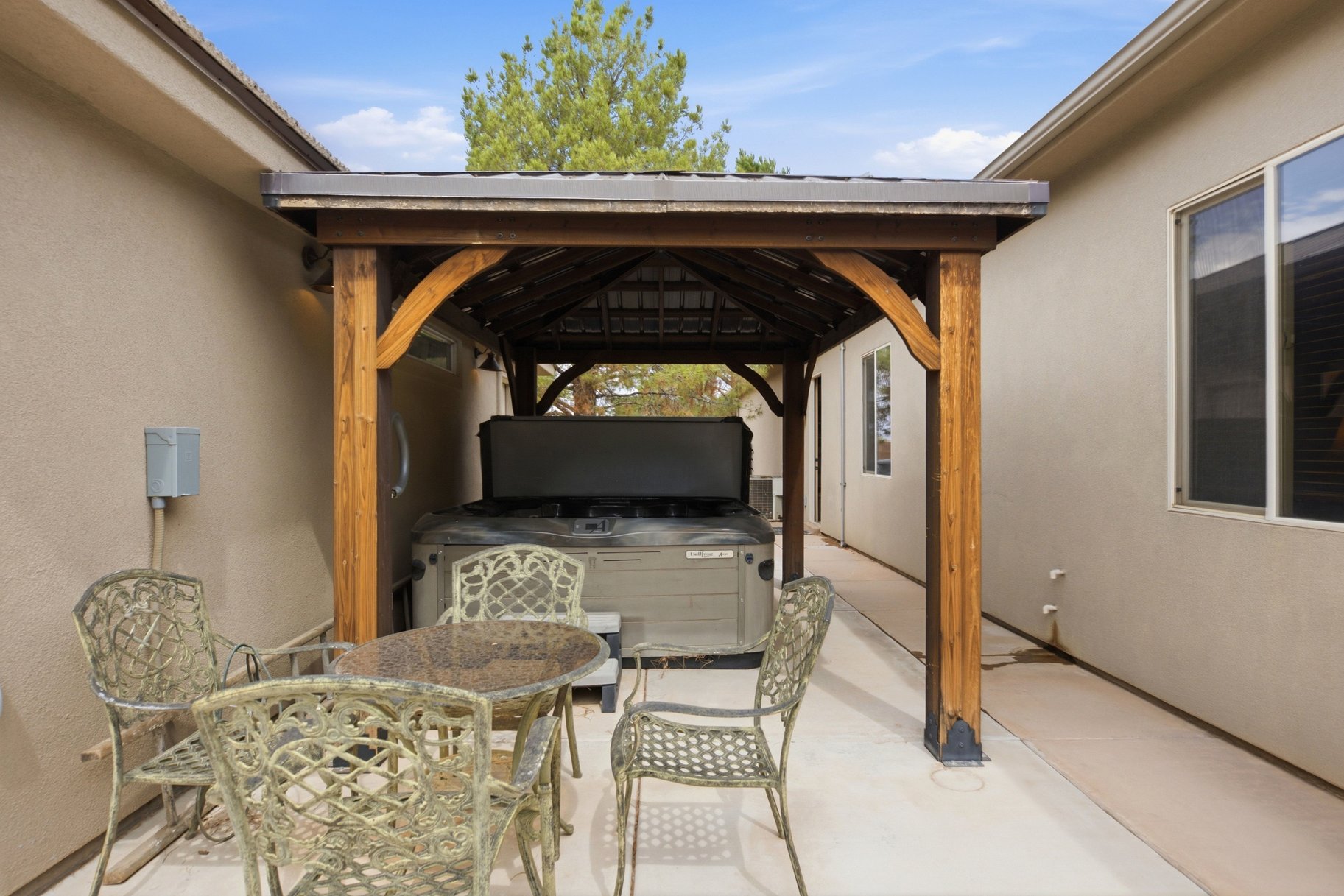 2476 E Meadow Mist Way