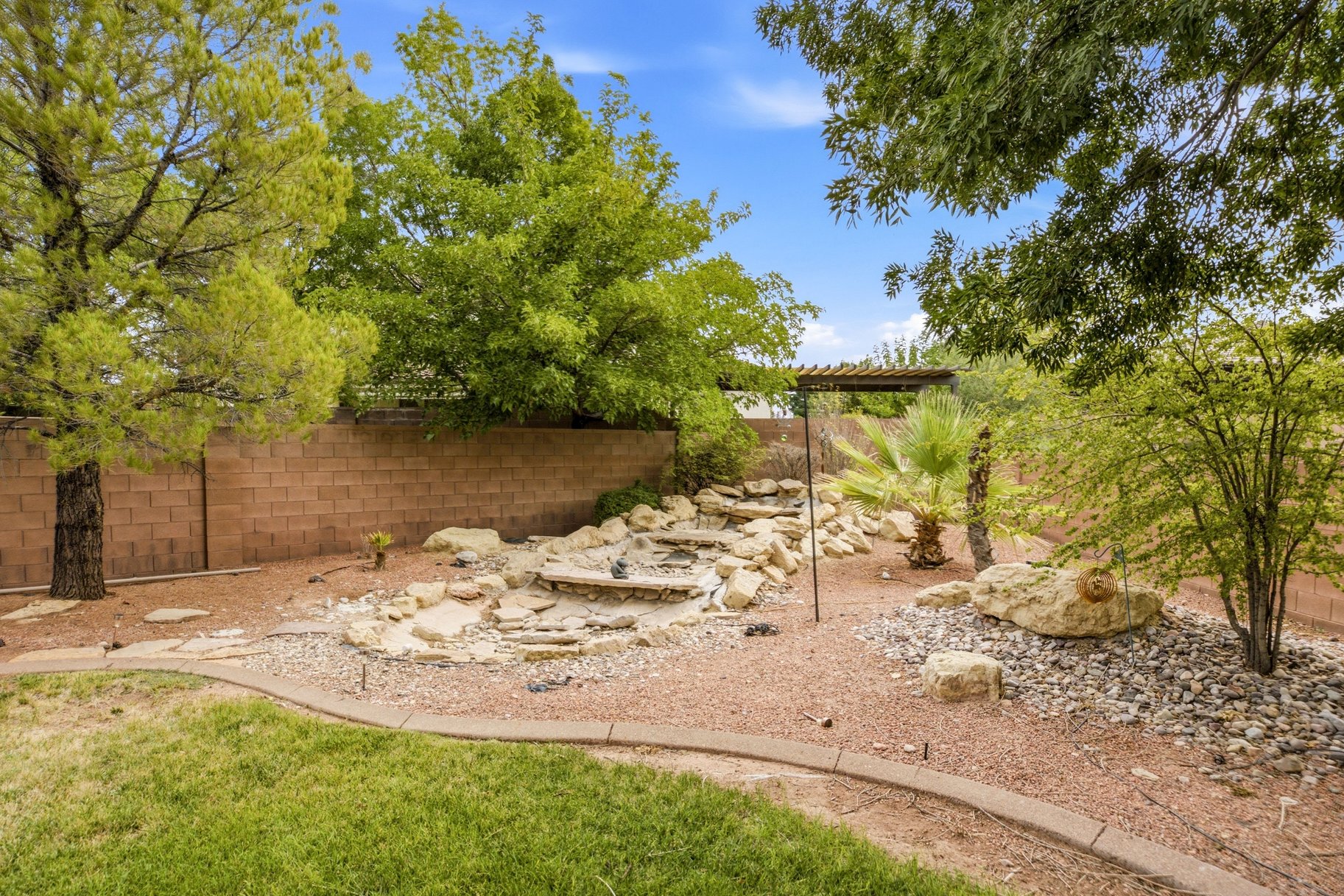 2476 E Meadow Mist Way