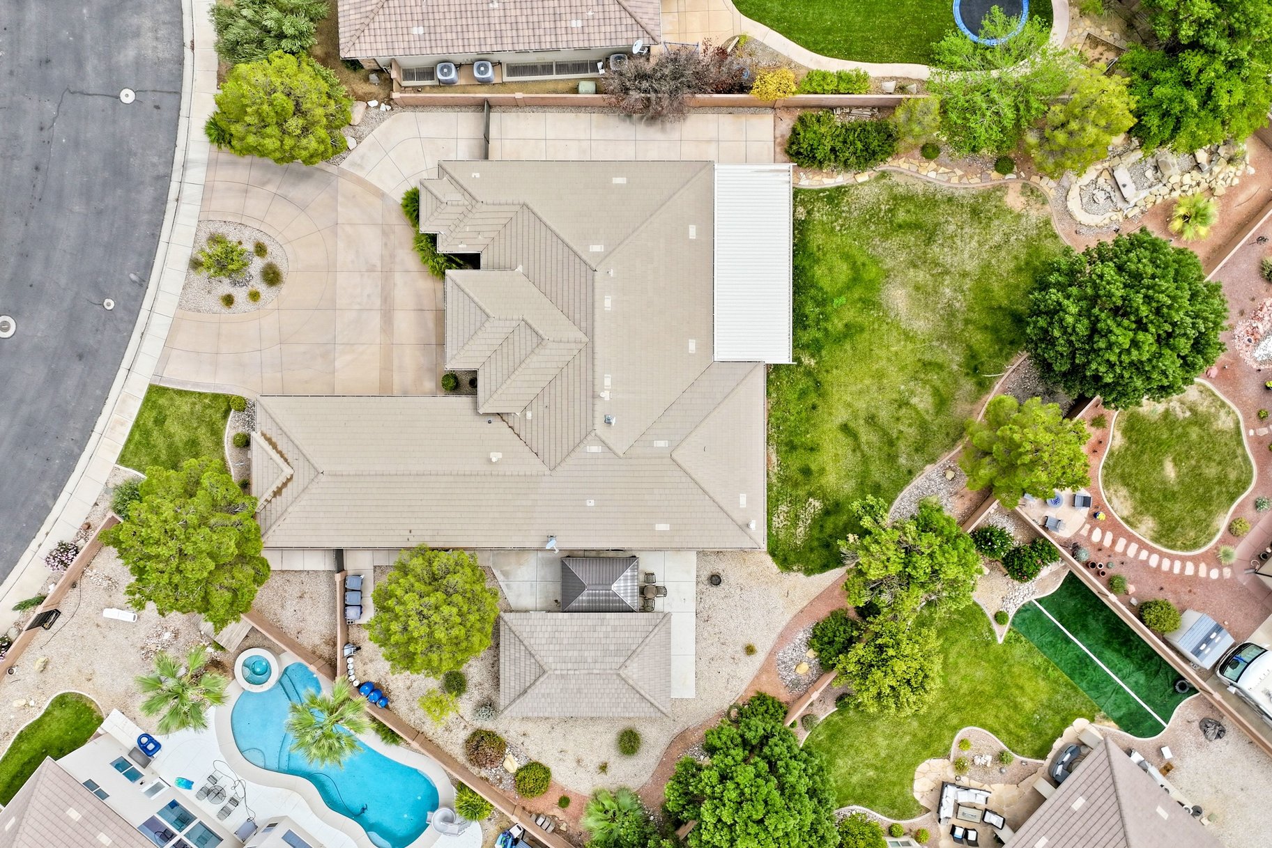2476 E Meadow Mist Way