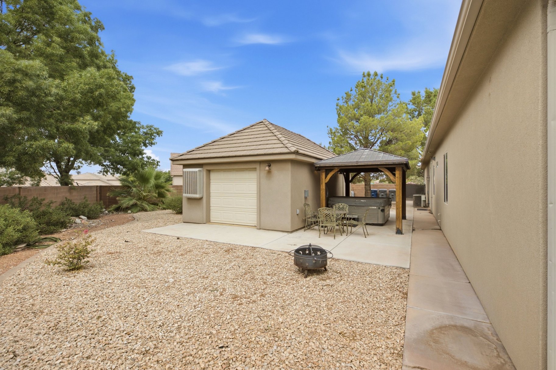2476 E Meadow Mist Way