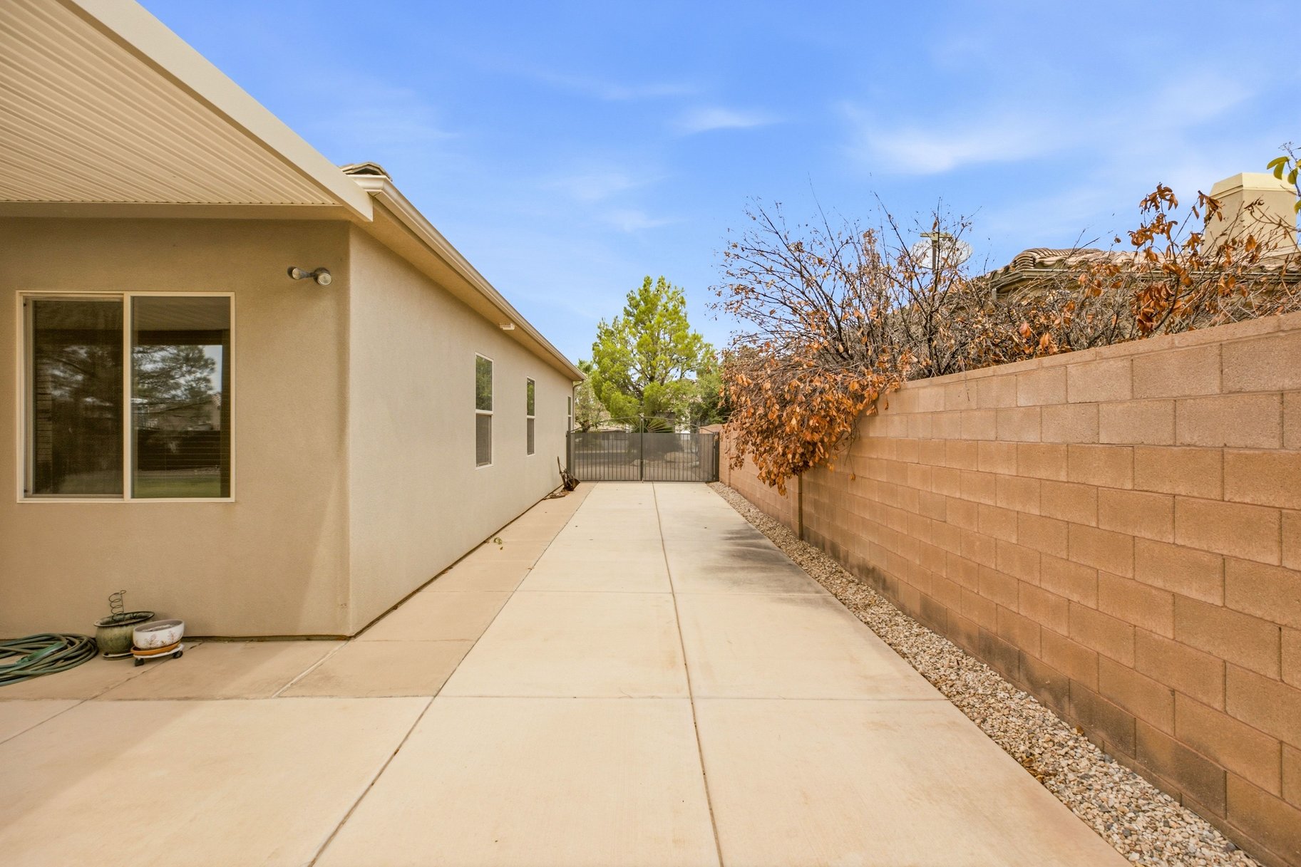 2476 E Meadow Mist Way