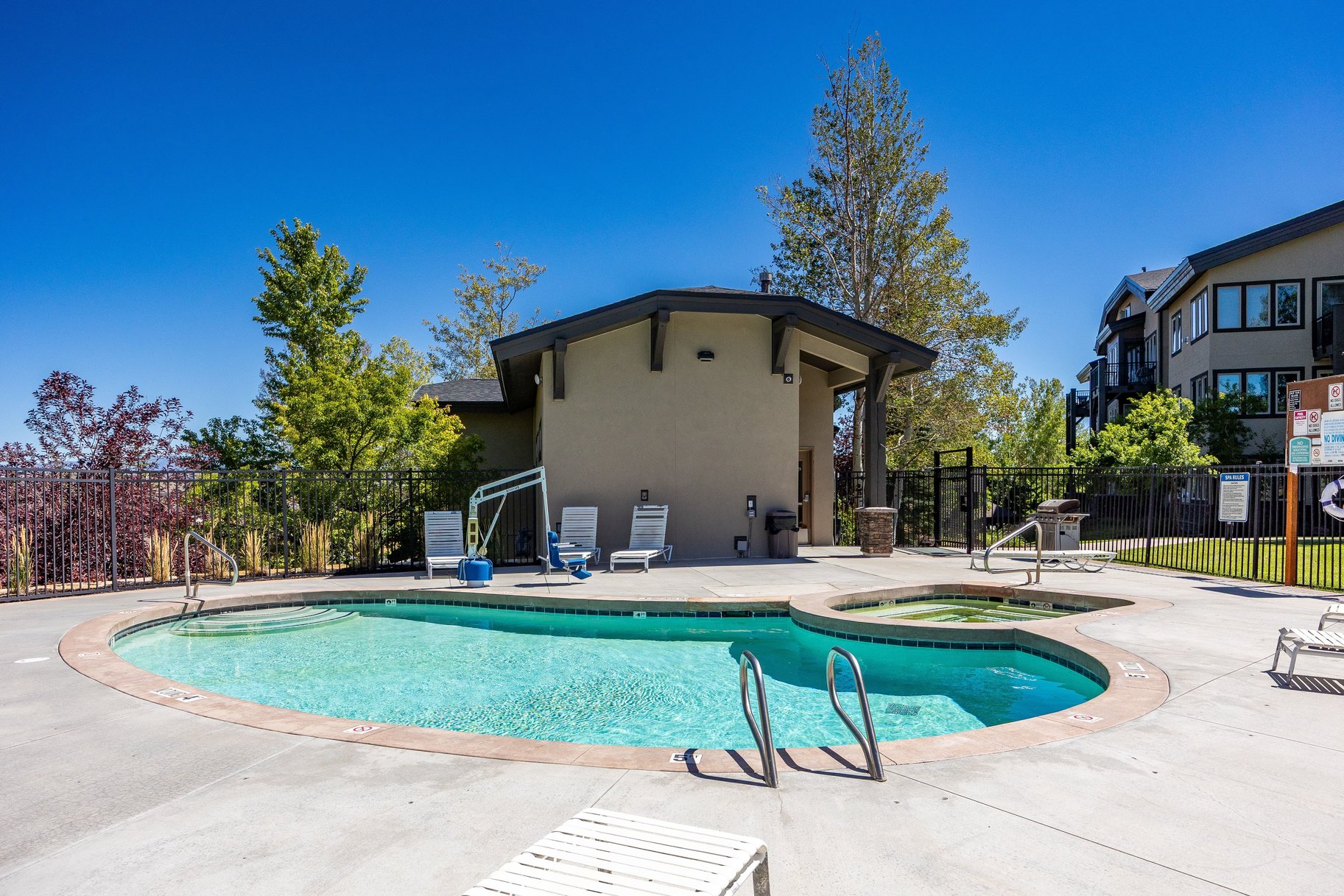 6605 Overland Drive Unit 208