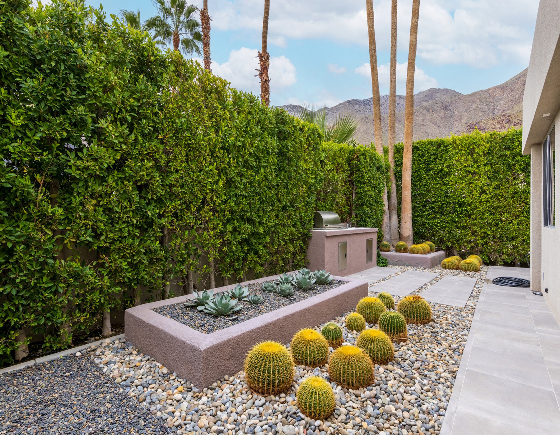 1175 Los Robles Drive