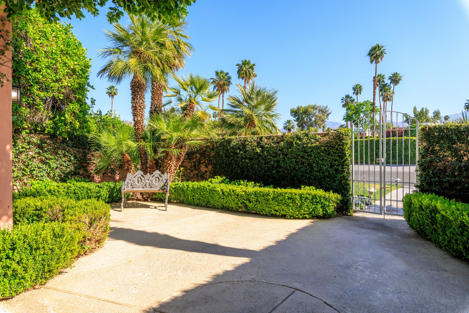 47126 El Menara Circle