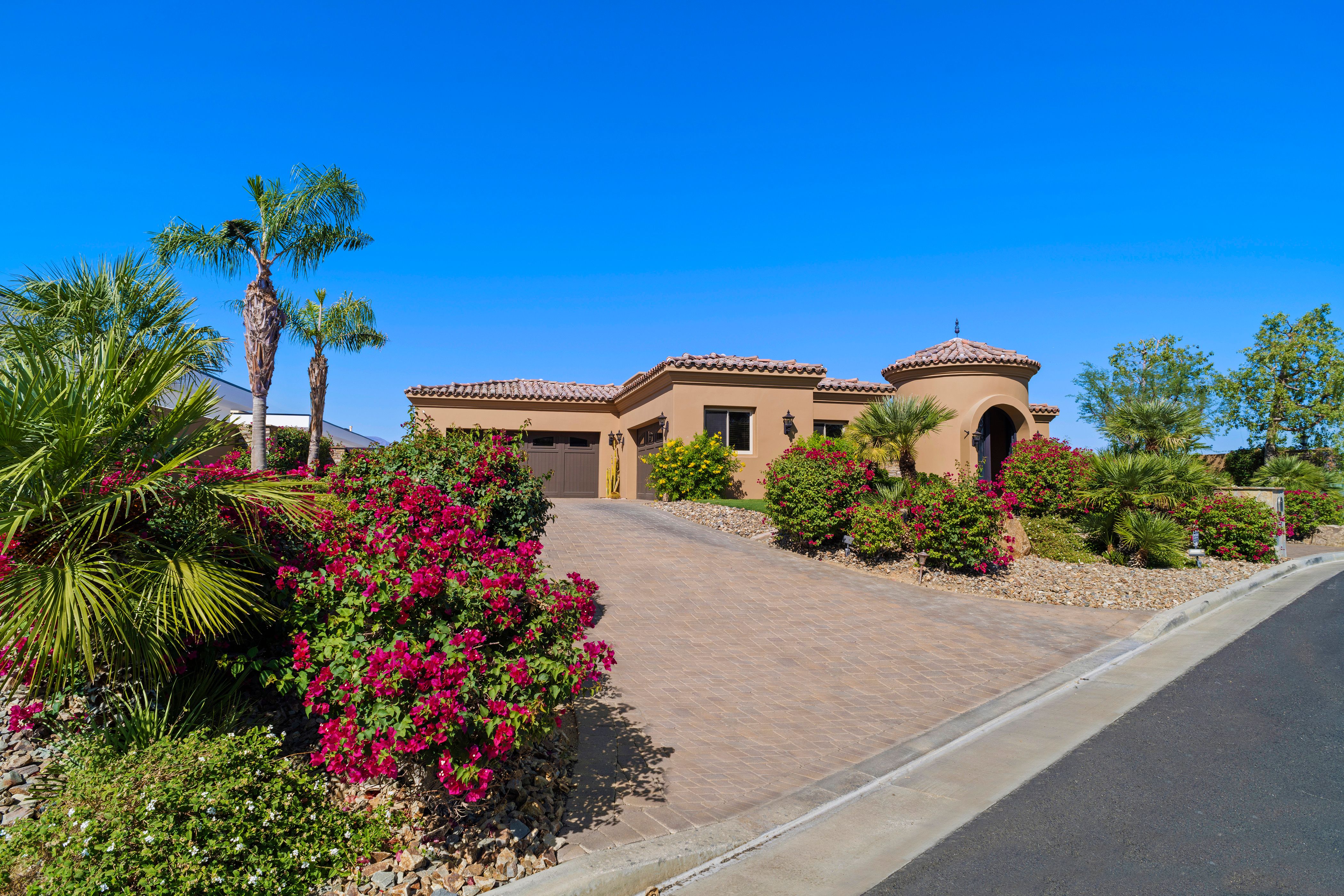 3 Sierra Vista Dr. 