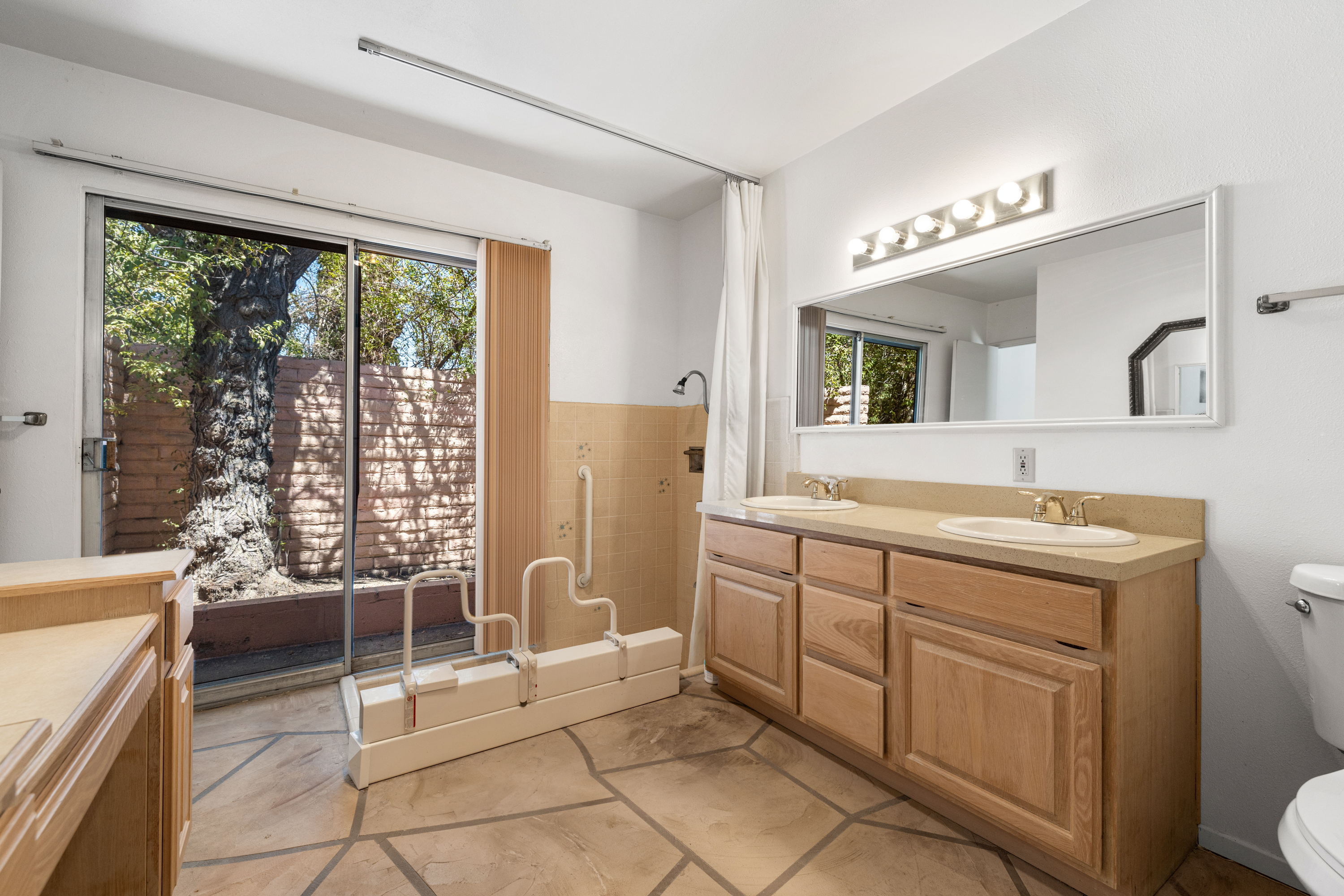 1977 Ana Maria Place 