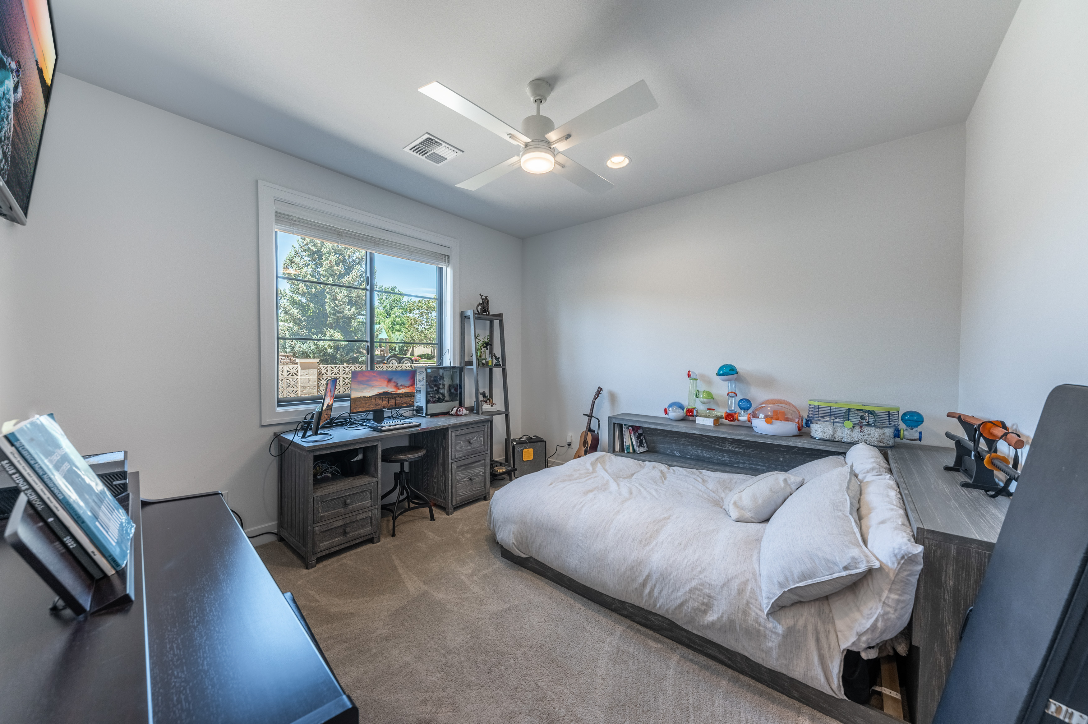 1337 Manzanita Ln.