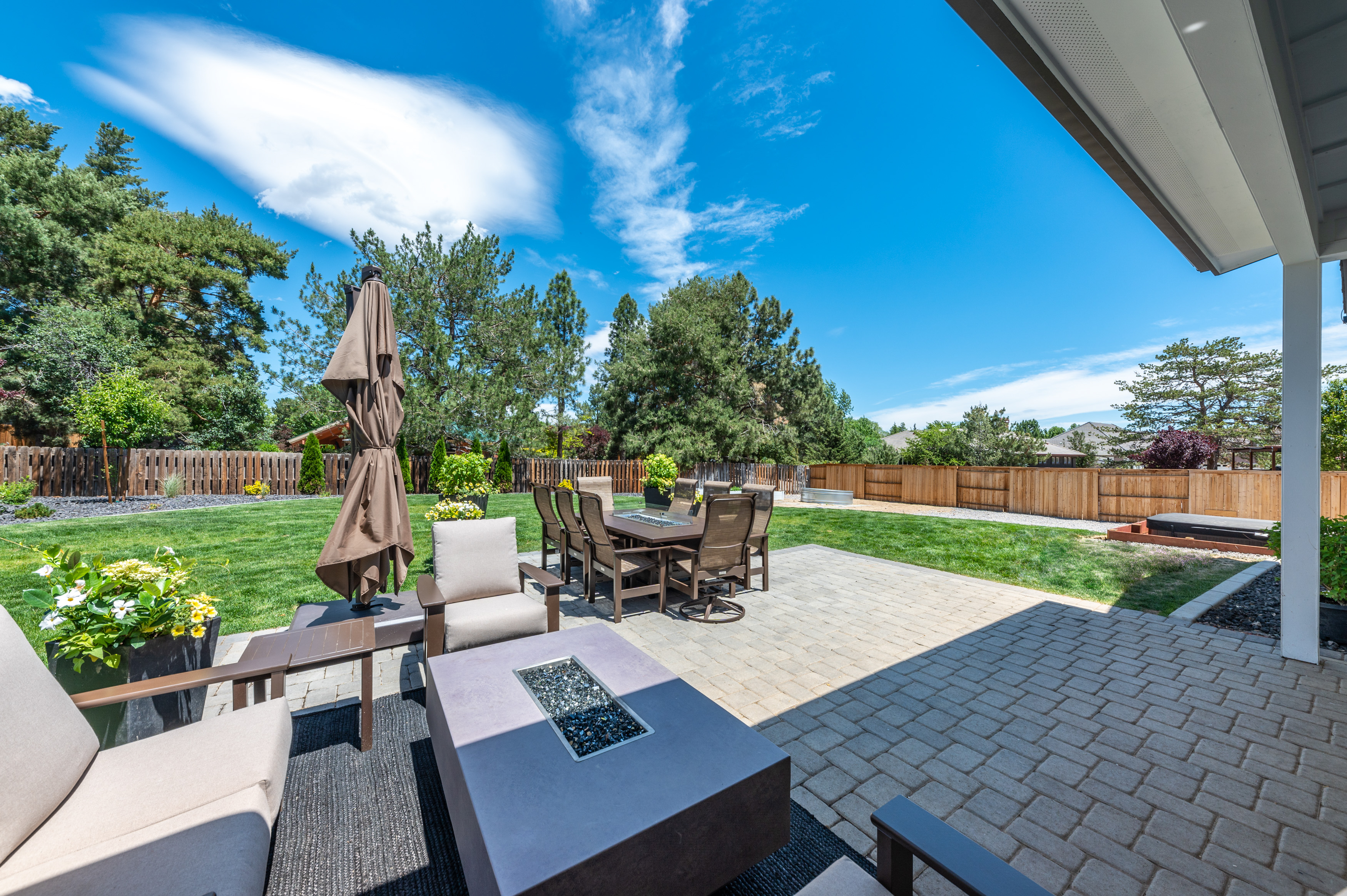 1337 Manzanita Ln.