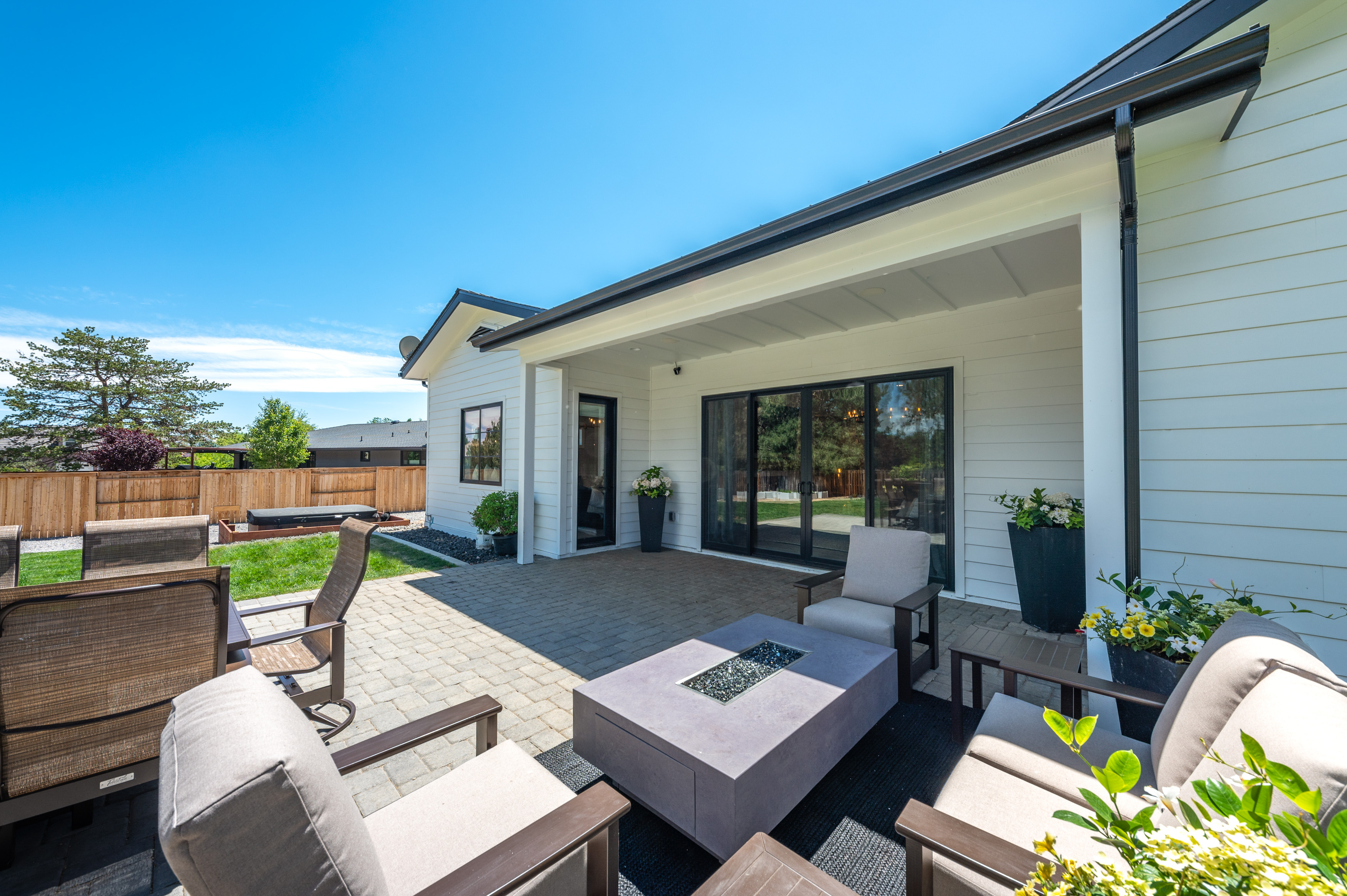 1337 Manzanita Ln.