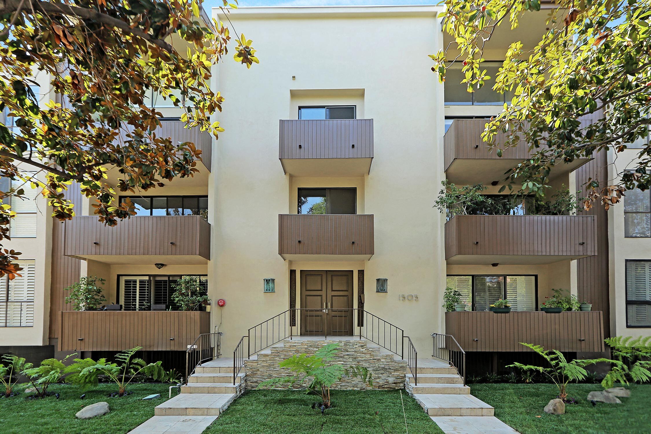 1505 South Bentley Avenue 301