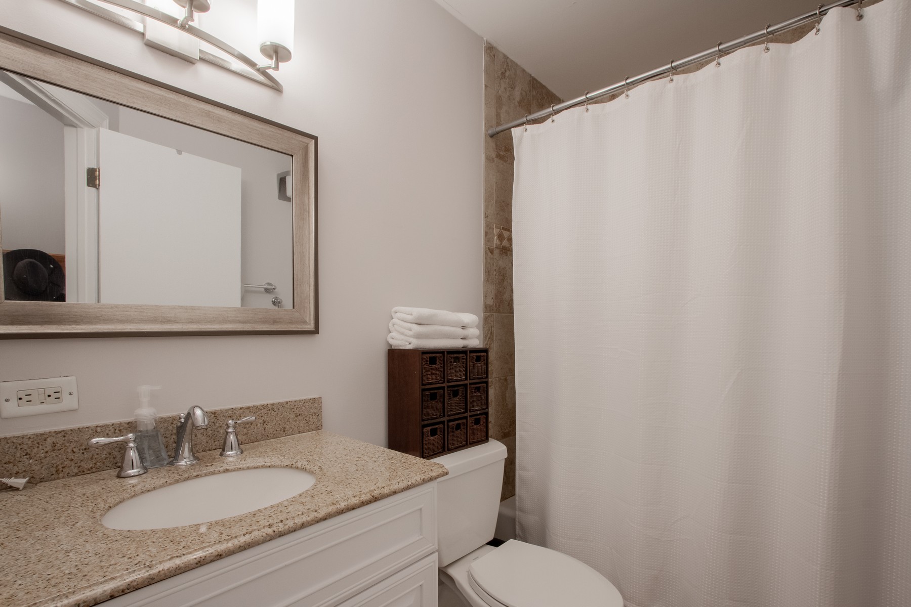 1 Channel Club Dr Unit 408