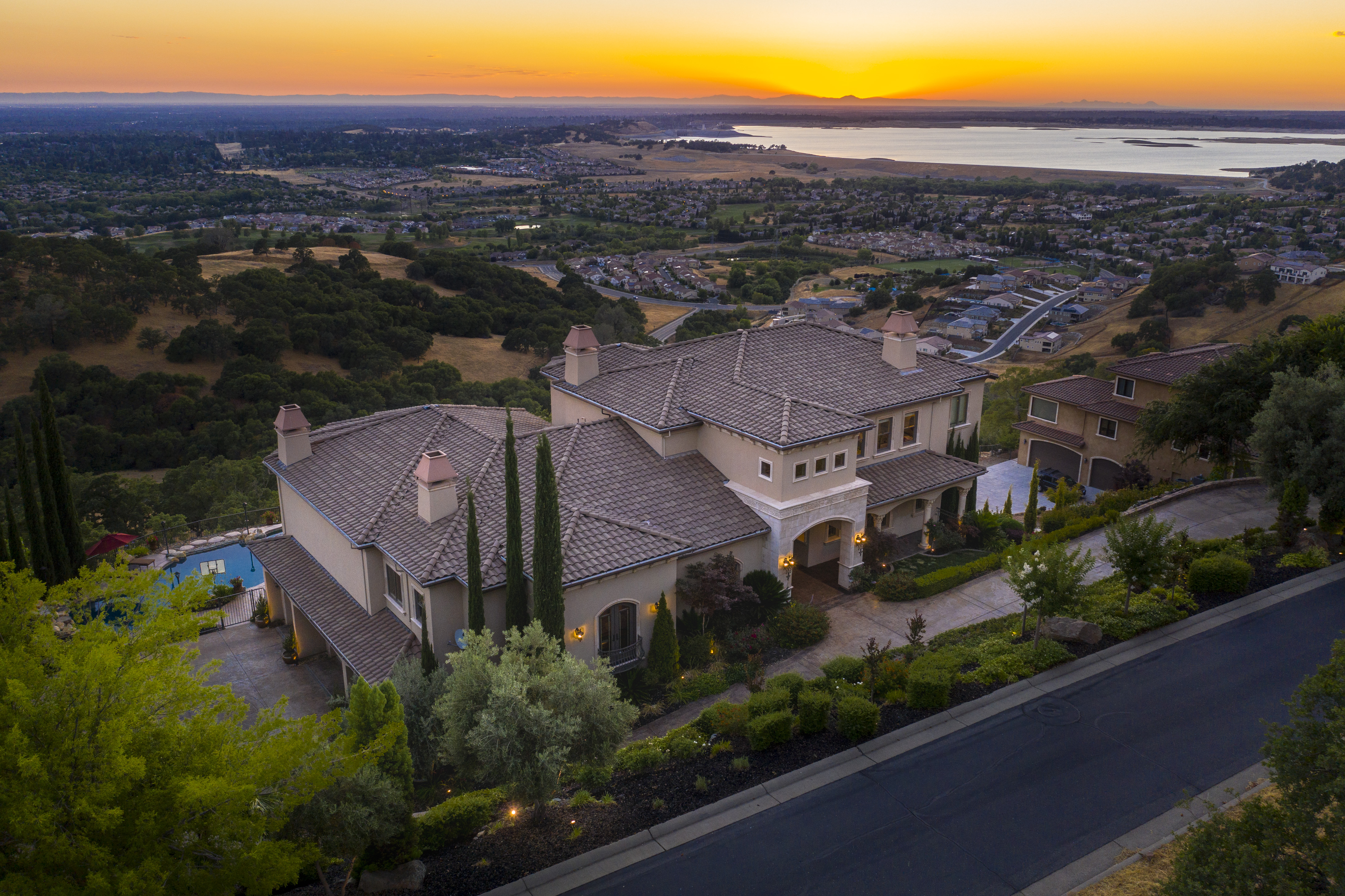 4592 Carmen Drive