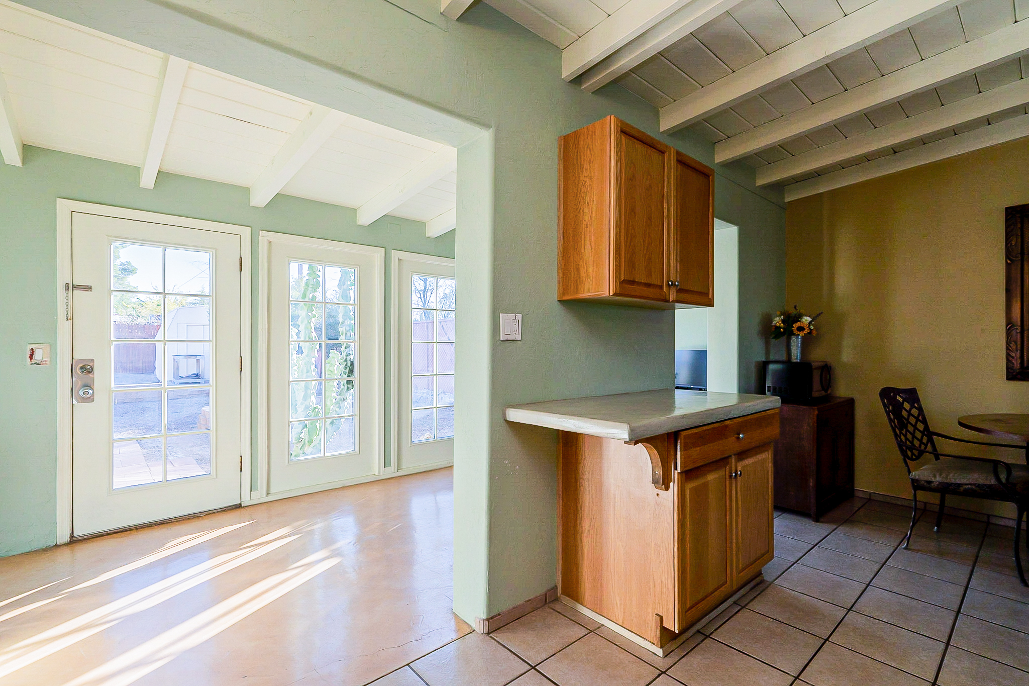 4052 E Santa Barbara Avenue